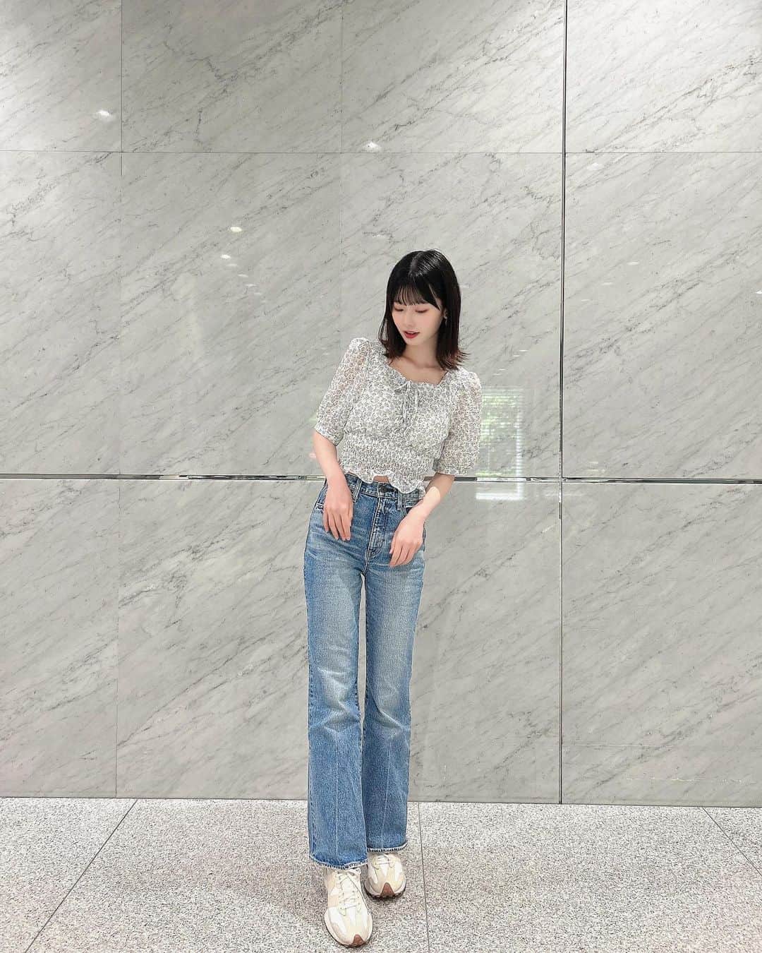 のインスタグラム：「. デニムコーデ👖 Denim code👖  #デニム #denim  #デニムコーデ #私服 #ootd #sona #moussy #newbalance」