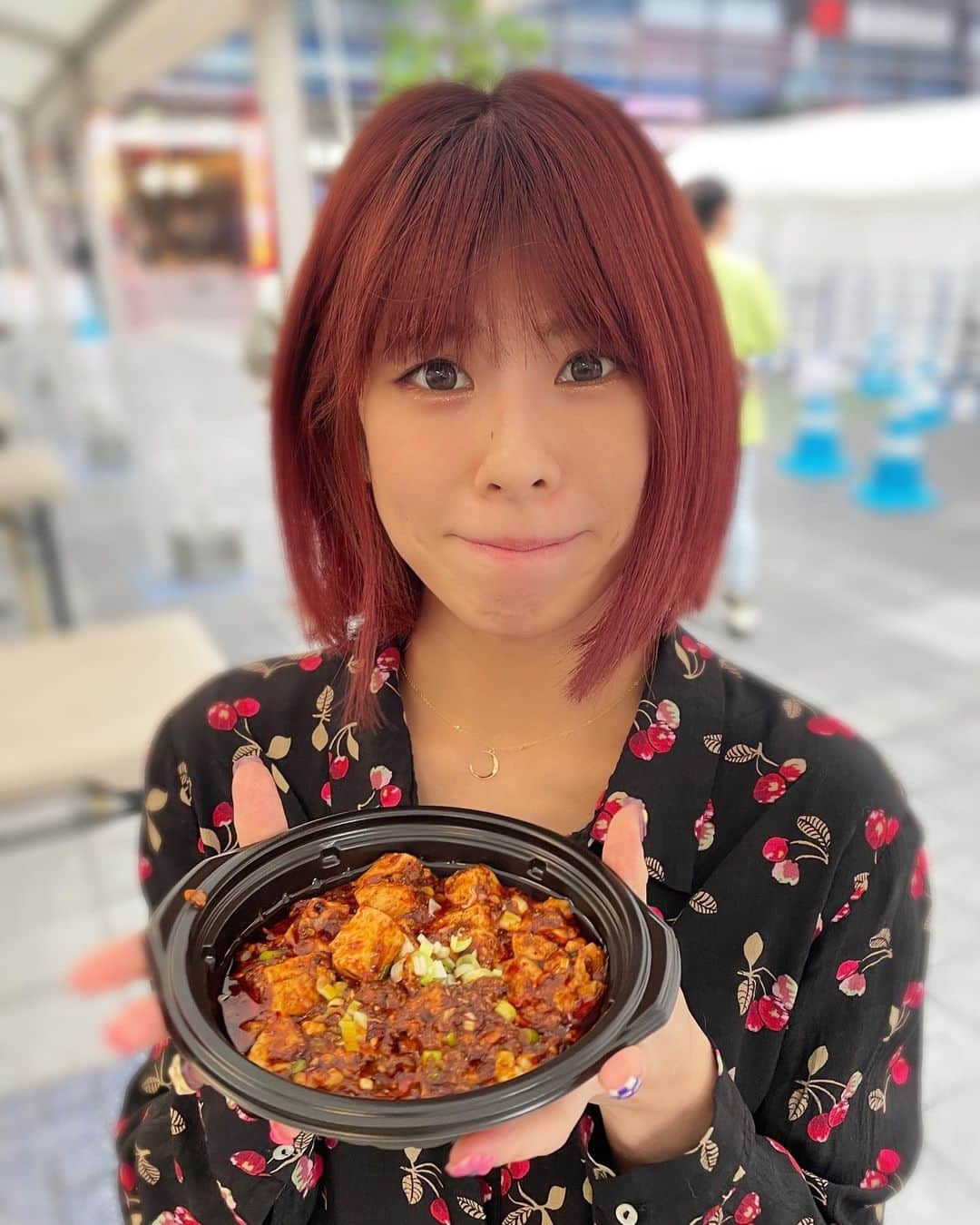 桜花りなのインスタグラム：「激辛グルメフェス恋しい...🥹🔥 あの絶妙な刺激の辛さ癖になる... 早くまた開催して欲しい〜🌶  #激辛  #辛いの好き  #🌶🌶🌶」