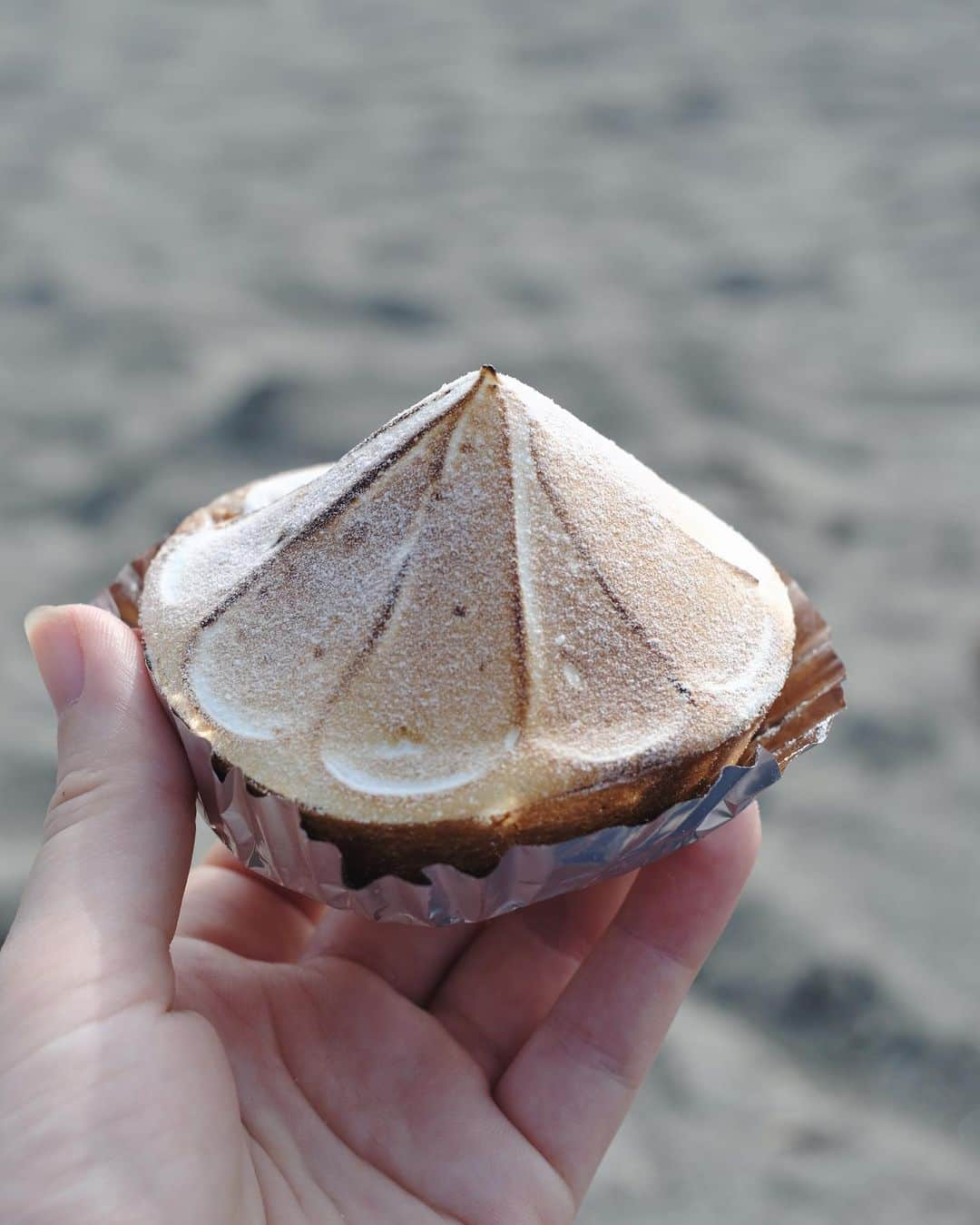 チェルシー舞花さんのインスタグラム写真 - (チェルシー舞花Instagram)「🌊海と 🍋レモンタルト(とてもおいしい」5月27日 18時40分 - chelseamaika