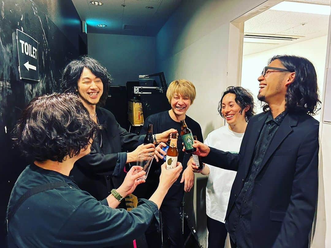 神田雄一朗のインスタグラム：「昨日で全公演終了したbrainchild'sアコースティックツアー！ 今回のアレンジ楽しかったな〜 ご来場のファンの皆さま、一緒に楽しめて幸せでした😊 また会いましょう！ #brainchilds」