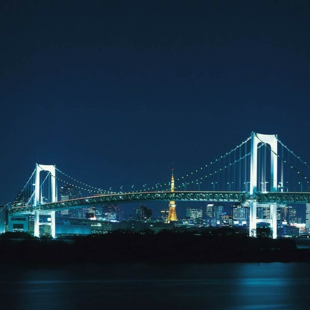 レッツエンジョイ東京さんのインスタグラム写真 - (レッツエンジョイ東京Instagram)「ゆかた姿で500円割引も👘✨  大型客船で東京湾をクルージングしながら、美しい夜景と多彩なフードや音楽が楽しめる『東京湾納涼船』が7/7(金)～9/18(月・祝)まで開催。  日～木曜(金土祝を除く)は、ゆかた姿の大人は男女とも500円引となり、1,000円で乗船できます！  納涼船ならではの夏祭りをぜひ楽しんでみて😊  🔸竹芝客船ターミナル 📍東京都港区海岸1-12 🚉竹芝駅  #レッツエンジョイ東京 #おでかけ #おでかけスポット #船 #クルージング #納涼船 #大型客船 #自然 #風景 #名所 #日本の風景　 #休日の過ごし方 #イベント #東京イベント #浴衣 #お祭り #夏祭り #浴衣イベント #浴衣女子 #浴衣デート #お台場夜景 #夏休み #東京湾 #東京湾クルーズ #船上パーティー #船旅 #さるびあ丸 #レインボーブリッジ #竹芝客船ターミナル #東京湾納涼船」5月27日 19時01分 - lets_enjoytokyo