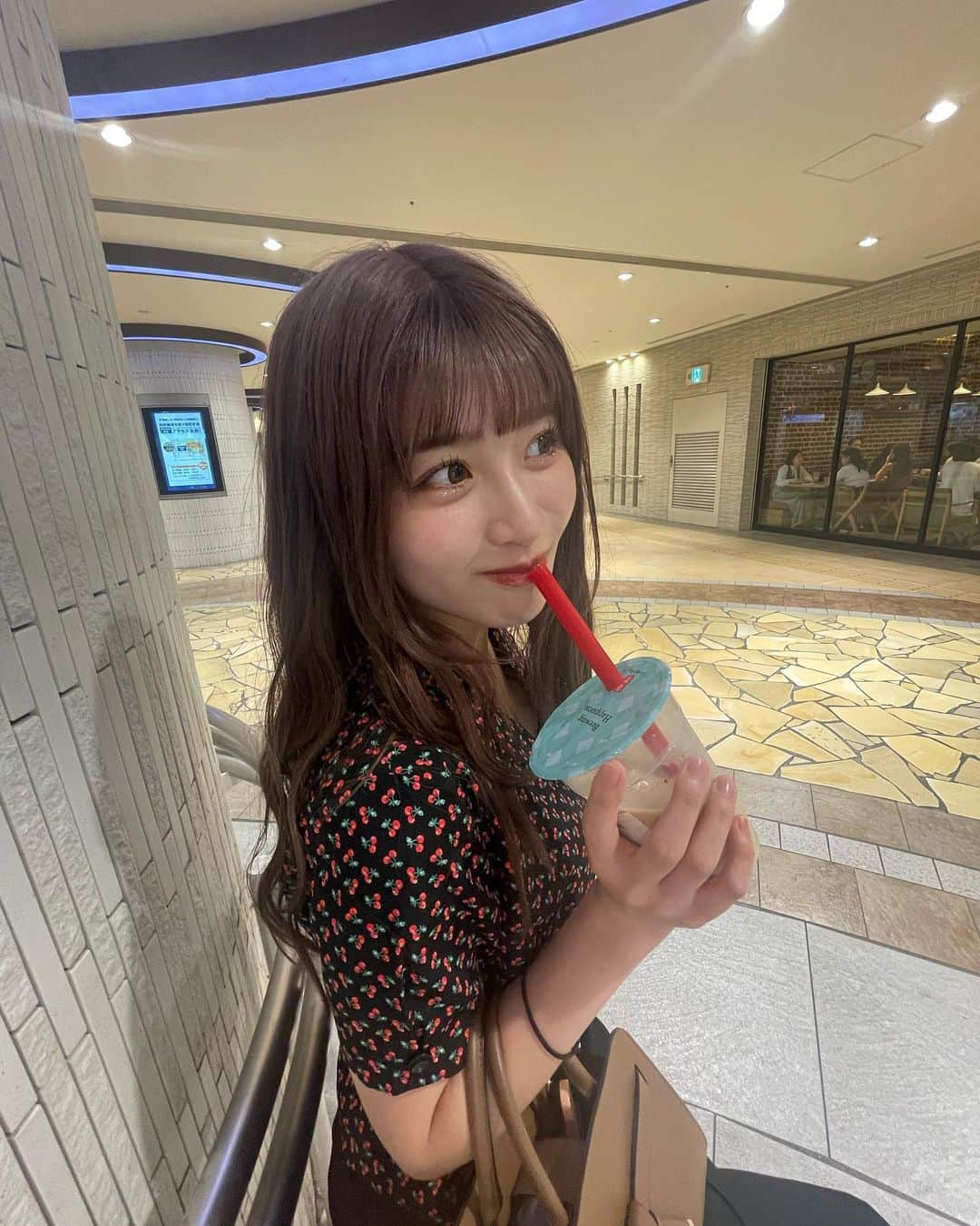 若林真帆のインスタグラム：「💞💫🫶🏻🩶🥺👍🏻 #ootd」