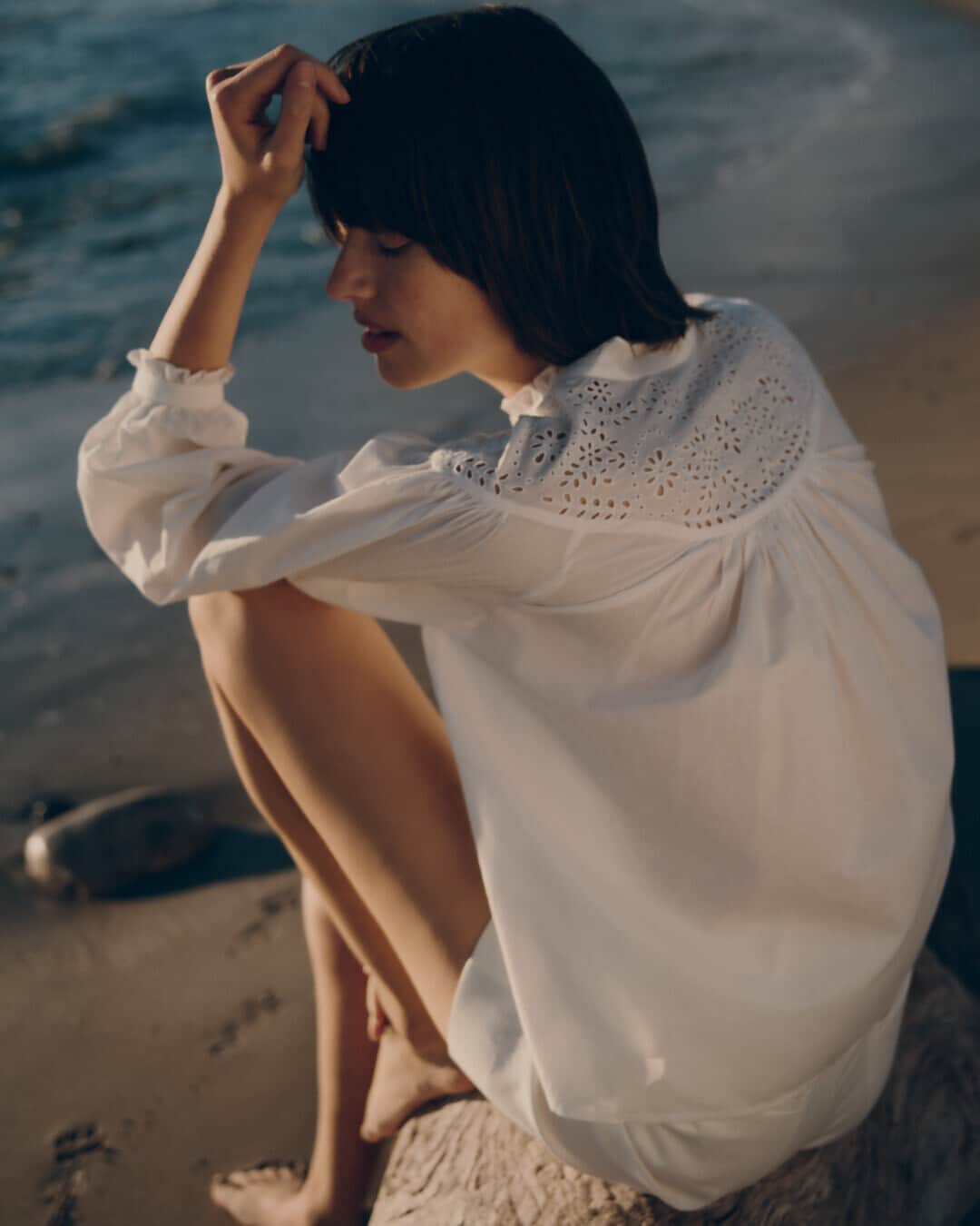 bonpointのインスタグラム：「Bonpoint Women SS23 | Safe haven. ​ In search of heavenly beaches, peace and quiet. ​  📷 @Charlotte_Lapalus​  #Bonpoint #BonpointFemme」