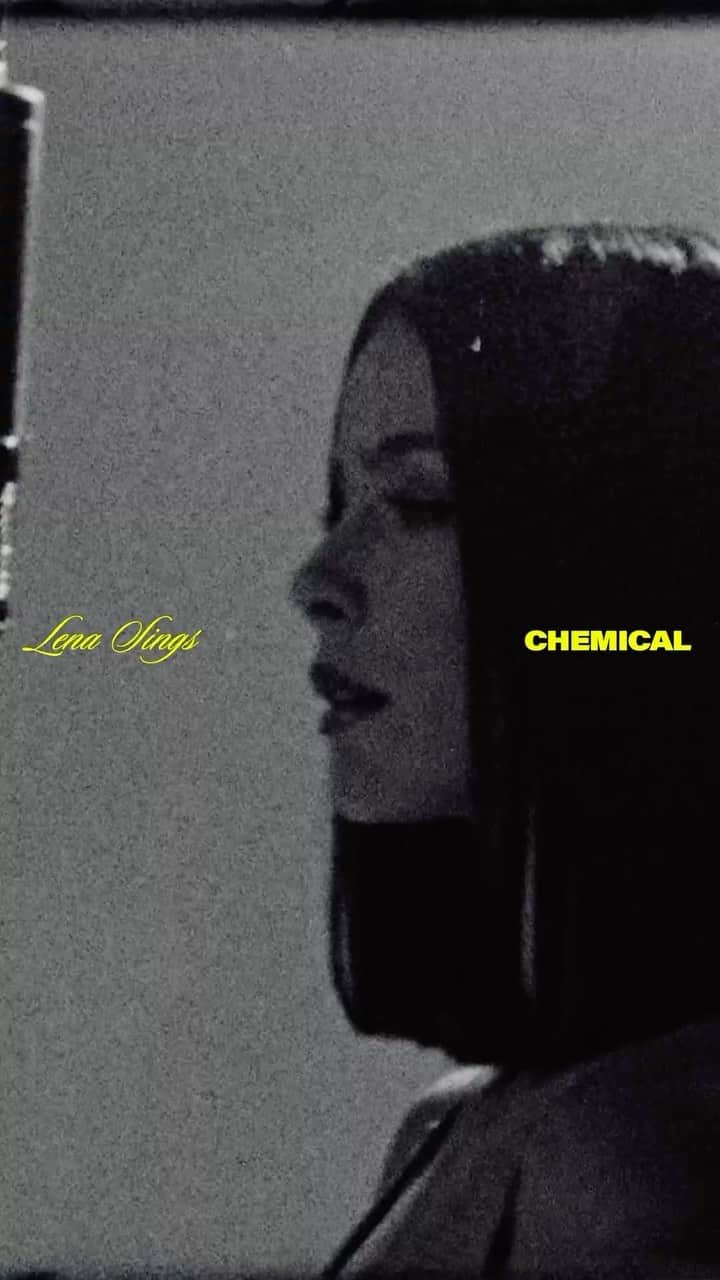 レナ・マイヤー＝ランドルートのインスタグラム：「Chemical 💛」