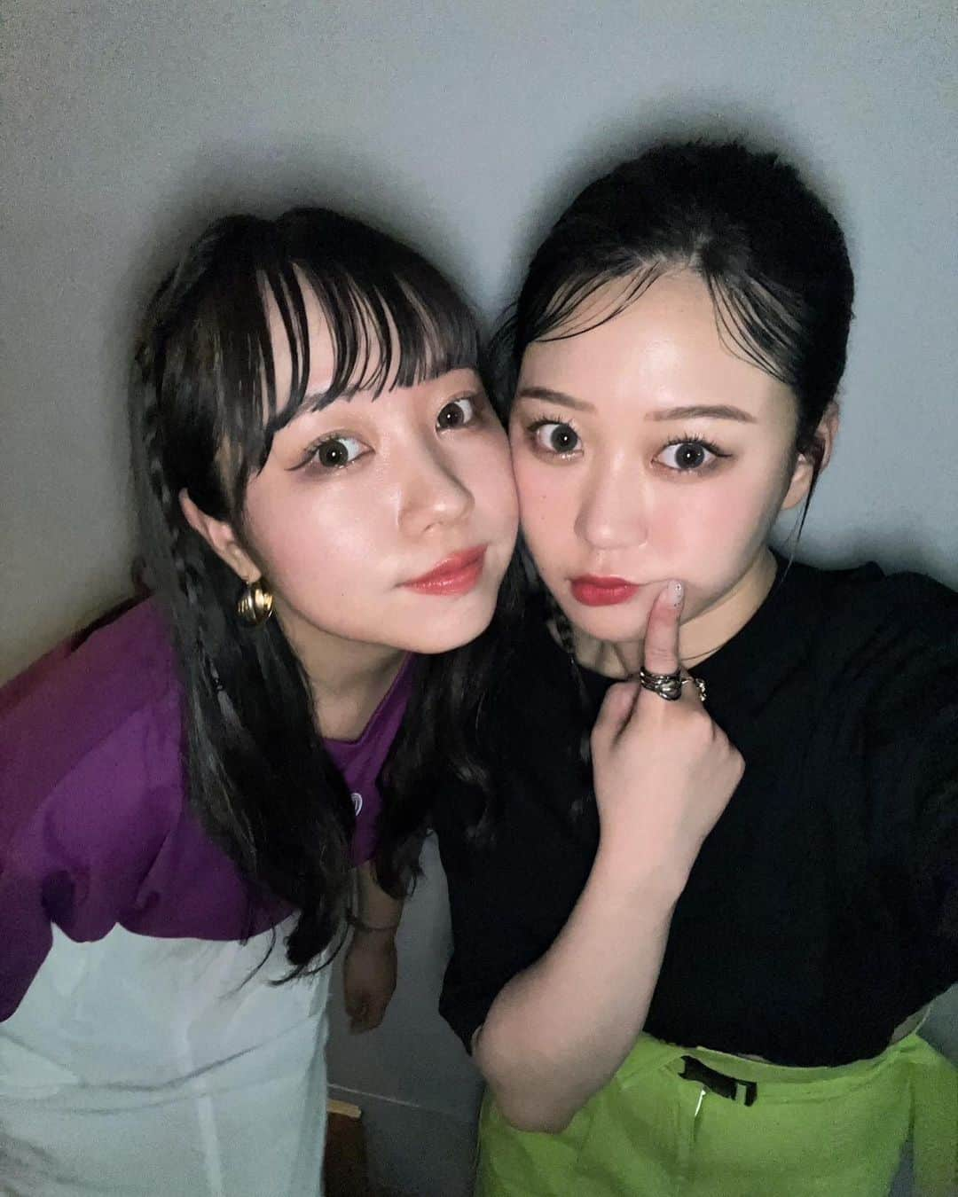 山下恵奈のインスタグラム：「TGC teen ICHINOSEKI 2023ありがとうございました💚🩵  みんなの歓声がめちゃくちゃ聞こえてきて 今回もとっても楽しいランウェイでした☺︎  会場に来てくれた子、配信見てくれた子 ありがとう〜🟦✨  @tgc_teen @tgc_staff」