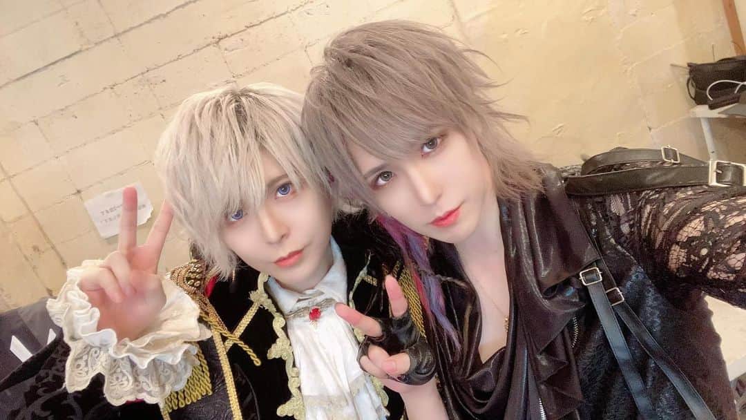 つかさしのインスタグラム：「兄弟」