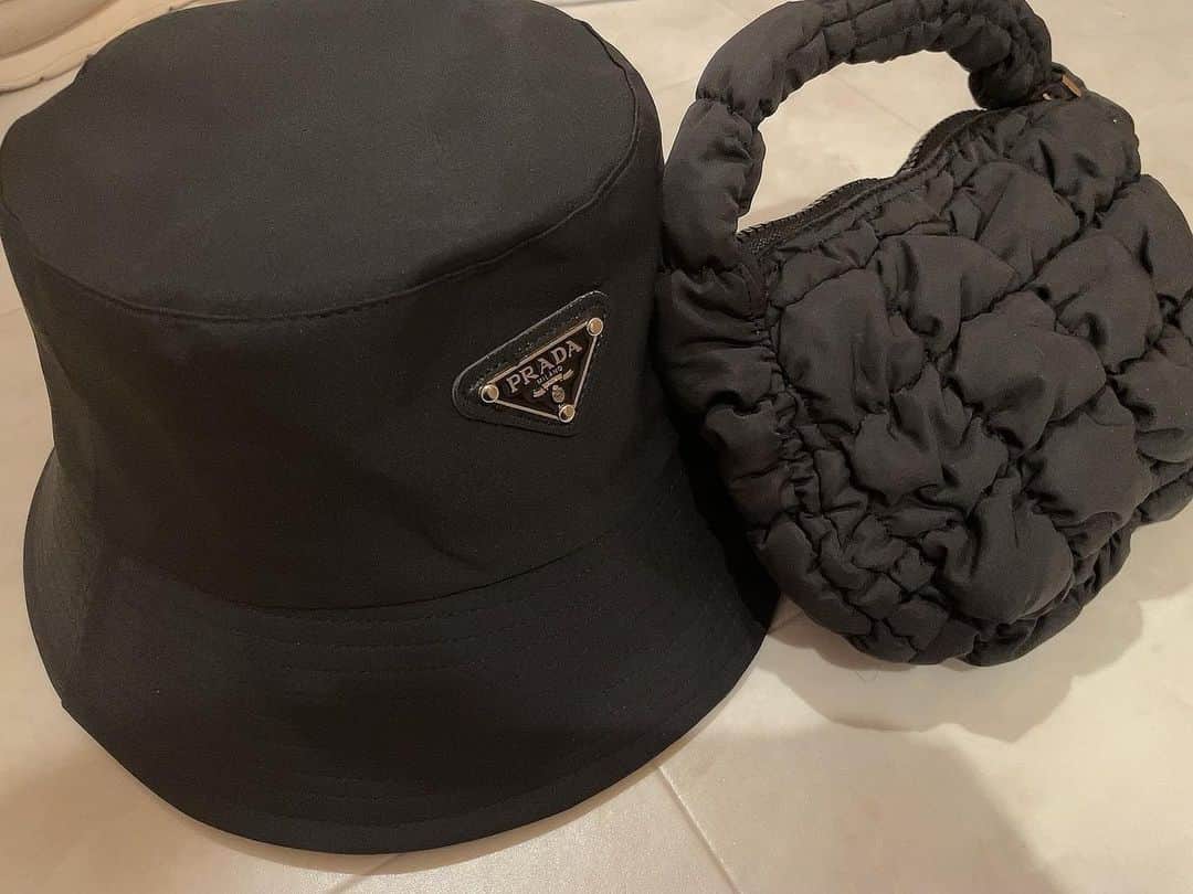 南キカのインスタグラム：「私のインスタって色が地味よね💂‍♀️ 今日はお肌休める為におうちで映画みまーす‪❤︎‬‪⸝⸝⸝」