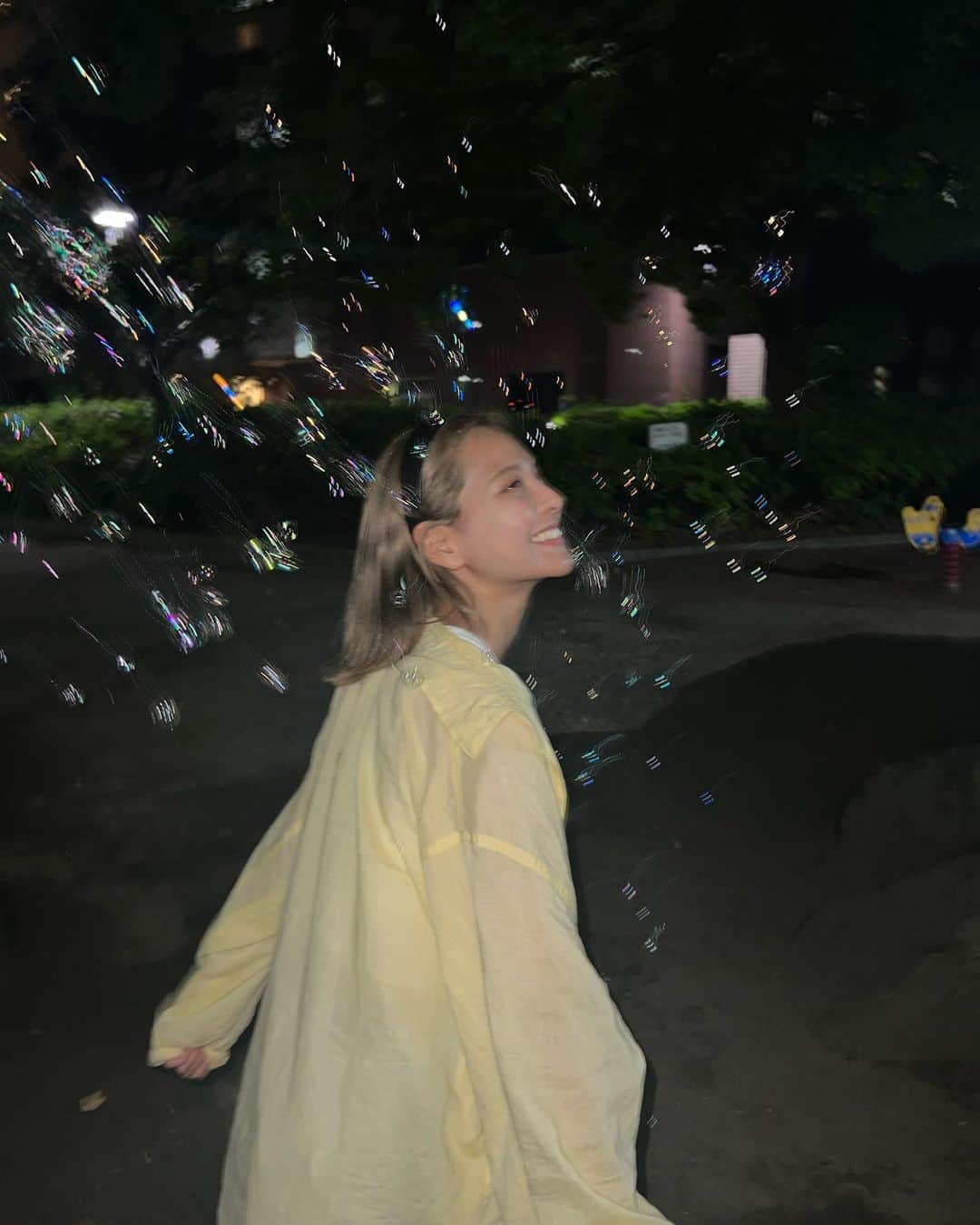 山口厚子さんのインスタグラム写真 - (山口厚子Instagram)「夜の公園でもシャボン玉🫧🫧🫧 子どもみたいにはしゃいでしまった🤣  みんなもやってみて〜😋✨  #シャボン玉 #photooftheday  #japanesegirl」5月27日 19時56分 - atu_yaman