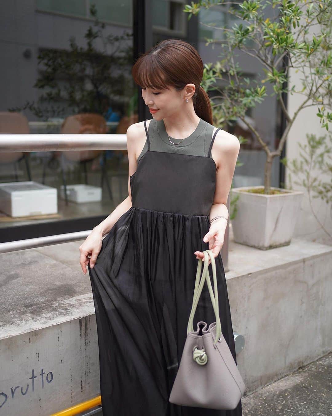 喜田彩子のインスタグラム：「⁡ ⁡ 今日は暑かった🌞 なので、ノースリタンクにシアー切替キャミワンピース。 ⁡ スカート部分はオーガンジーデザインで 透け感と歩くたびにふわっと広がるシルエットが好き🫶🏻💕 ⁡ 中にはデニムを合わせてカジュアルに👖✨ ⁡ ⁡ ONEPIECE... @r._____official TOPS... un3d BOTTOM... upperhights  SHOES... tsurubymarikooikawa  BAG... vasic  ⁡ #アールドット #キャミワンピース #オーガンジー #シアー #レイヤード #fashion #outfit #ootd #coordinate #패션 #오오티디 #데일리룩 #코디스타그램 #악세사리 #오늘뭐입지 #좋아요 #156センチコーデ #sサイズコーデ #春コーデ #夏コーデ #シンプルコーデ #ファッション #コーディネート #コーデ #ワンピースコーデ #ワンピース」
