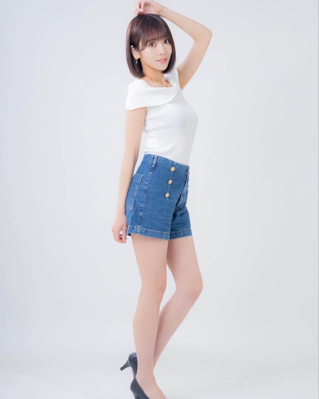 MOEのインスタグラム：「. 👯‍♀️  #宣材写真#宣材写真撮影#私服 #撮影#撮影会モデル#アー写 #モデル#コンパニオン#写真 #photo##model#photomodel」