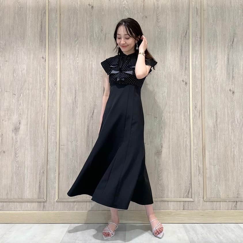 MERCURYDUOのインスタグラム：「. ／ 5.26 (fri) - 5.30(tue) 全品お得なランチャン祭り開催中！  お買い物するなら今がおすすめ 新作・予約・セールアイテム、 全品お得なのは今だけ✔︎ ＼  ⁡ #3wayラッフルドッキングワンピース color:black/brown/mix size:S/M  ※お気に入り追加でポイントプレゼント！  ⁡ アイテム詳細やポイントGETは  @mercuryduo_stylingのTOP リンクからCHECK出来ます。  【着用スタッフ】 @mercuryduo_manami / 162cm 骨格ストレート / イエベ秋 ⁡ ⁡  ＿＿＿＿＿＿＿＿＿＿＿＿＿＿＿＿＿＿＿＿＿＿＿＿＿＿  ⁡ @mercuryduo_com   #MERCURYDUO #公式通販RUNWAYchannel #マーキュリーデュオ  ＿＿＿＿＿＿＿＿＿＿＿＿＿＿＿＿＿＿＿＿＿＿＿＿＿＿」