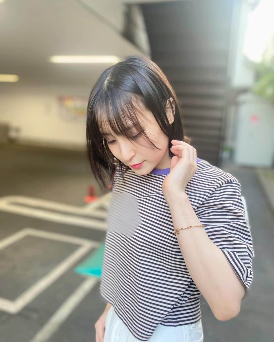 中崎絵梨奈さんのインスタグラム写真 - (中崎絵梨奈Instagram)「おなか冷えました🥶  #夜は冷えるね　#お昼は暑いのにね #ポートレートで撮ったら変なところモザイクなった  #fashion #ふぁっしょん #jp_mood #jp #jp_gallary #japanesegirl #girl #boyishstyle #boyish #パンツスタイル #白パンツ　#actress #modellife #lifestyle #ポートレート　#ポトレ　#portraits_ig」5月27日 20時05分 - nakazaki_erina