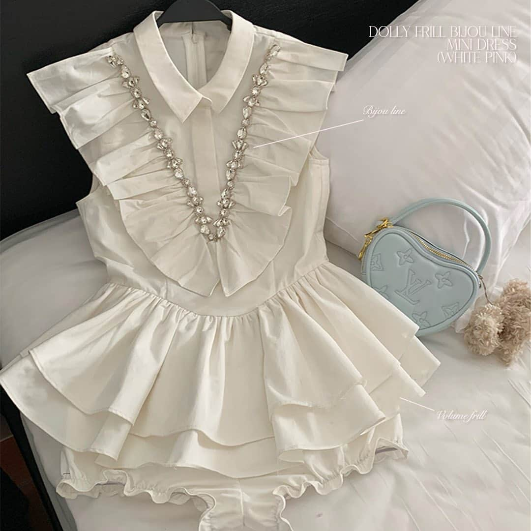 𝐵𝒐𝒖𝒒𝒖𝒆𝒕𝒅𝒆𝑴𝒂𝒓𝒊𝒆𝒆のインスタグラム：「.  💌Dolly frill bijou line mini dress（No.050569）💌  特別な予定にぴったりのドレス💭 ホカンスにもおすすめです💕  #フリルワンピース #量産型 #フレンチガーリー #メンカラコーデ #参戦服コーデ #推し色 #すとぷりすなーさんと繋がりたい #ジャニオタさんと繋がりたい #参戦服 #ガーリーコーデ #ビジュー」