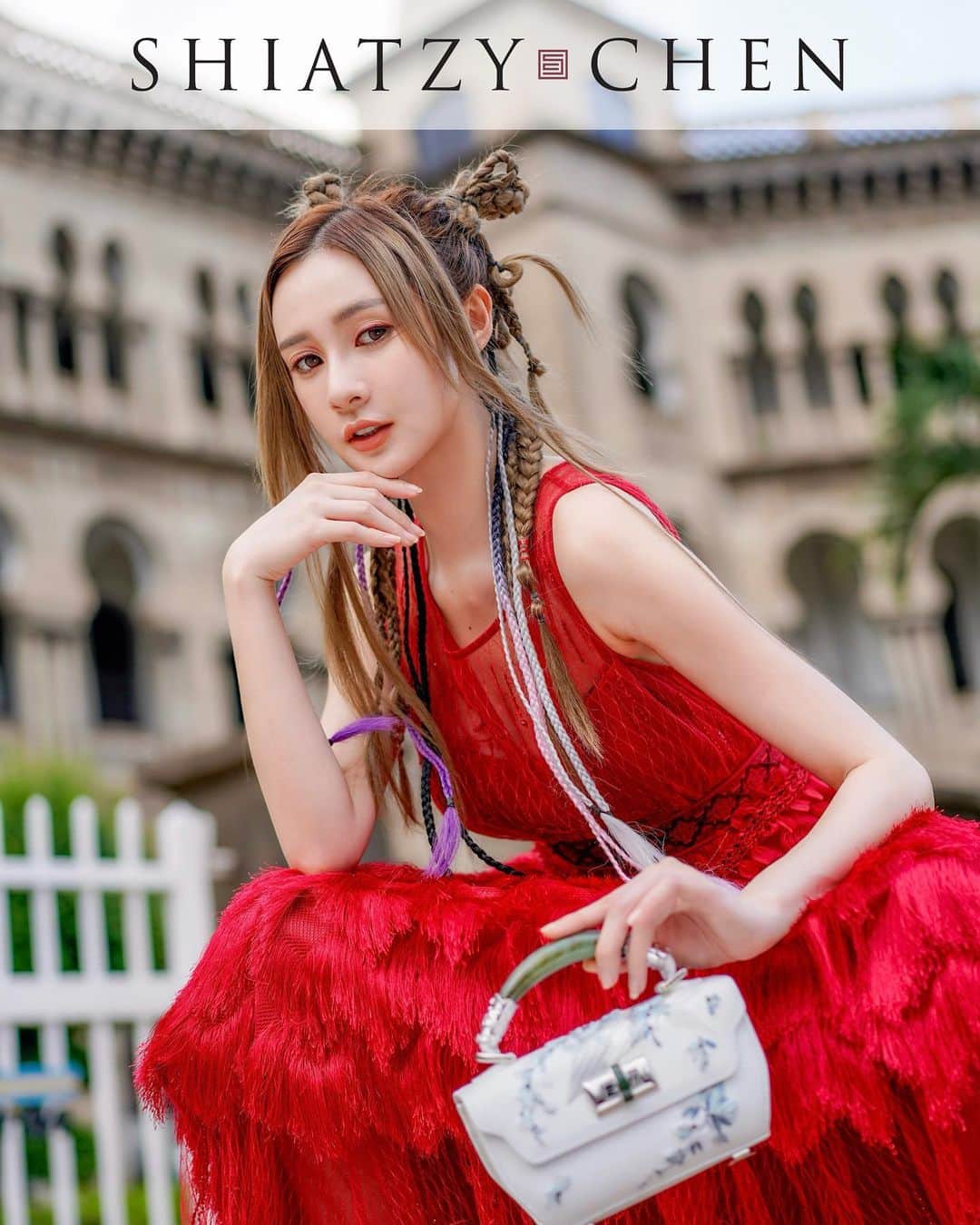 Yumi Wongのインスタグラム：「答案在時間裡，自由在風裡 我在你心裡😂❤️‍🔥  #shiatzychen #夏姿陳  #TheStarhillKl」