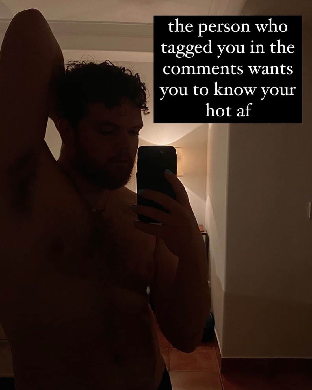 ジャック・ガラットのインスタグラム：「tag them 🥵  #modernmasculinity #malevulnerability #malebodypositivity #bodypositivity」