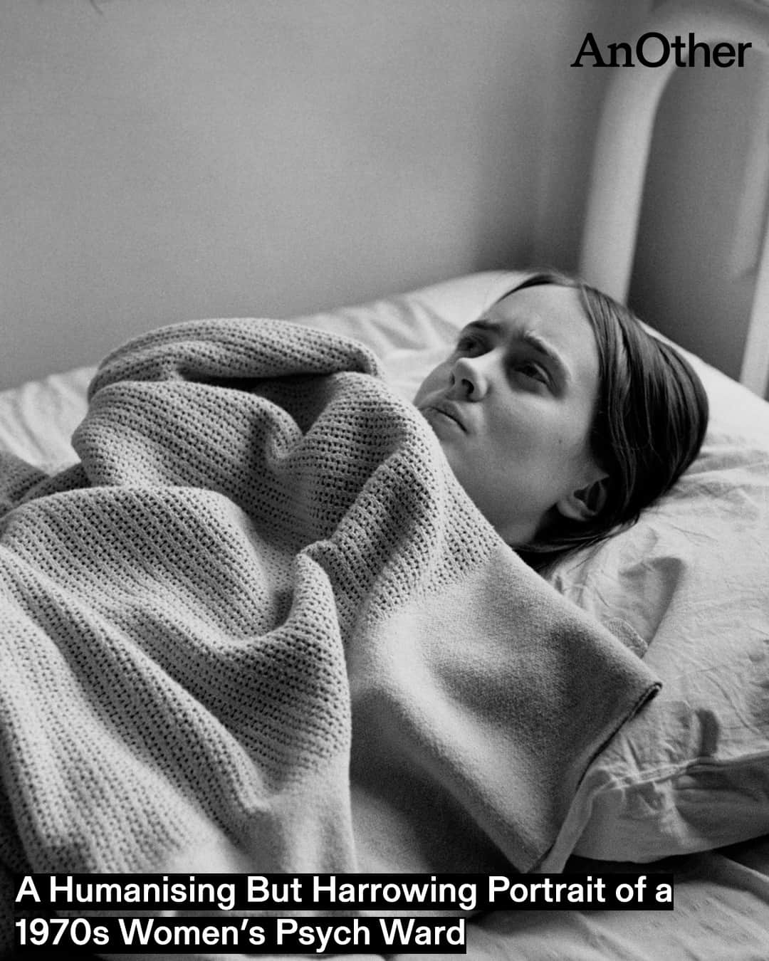 AnOther Magazineのインスタグラム：「In the spring of 1976, photographer #MaryEllenMark and her friend #KarenFolgerJacobs, a writer and mental health professional, embarked on a trip to a women’s mental institution. There they stayed for a month, photographing and interviewing the women confined within its walls. ⁠ ⁠ A new book compiles these photographs and interviews with patients at Oregon State Hospital’s Ward 81. At the link in bio, nearly 50 years after the impactful trip, Jacobs talks to @nikicolet about the project’s illuminating legacy 📲⁠ ⁠ 📸 Ward 81: Voices by Mary Ellen Mark. Courtesy of the @maryellenmarkfoundation」