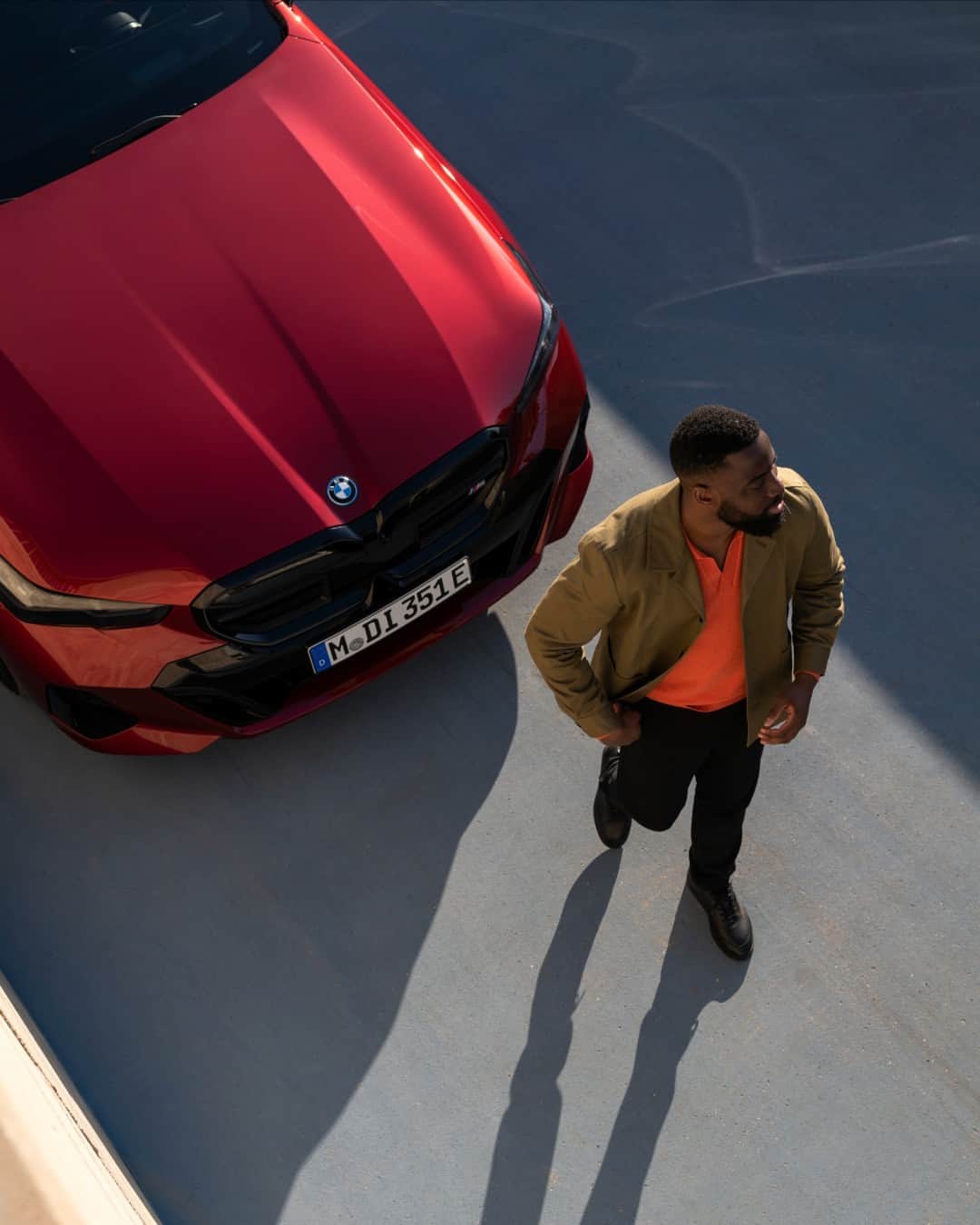 BMWのインスタグラム：「Distinctive look, a modern reinterpretation of our style.   THE NEW BMW i5 M60. #THENEWi5 #THEi5 #BMW #BMWi #BornElectric #BMWElectric __ BMW i5 M60 xDrive​*: Combined power consumption: 20.6–18.2 kWh/100 km. Combined CO2 emissions: 0 g/km. Electric range: 455–516 kilometers. All data according to WLTP. * Preliminary data; no homologation figures available yet. Further info: www.bmw.com/disclaimer」