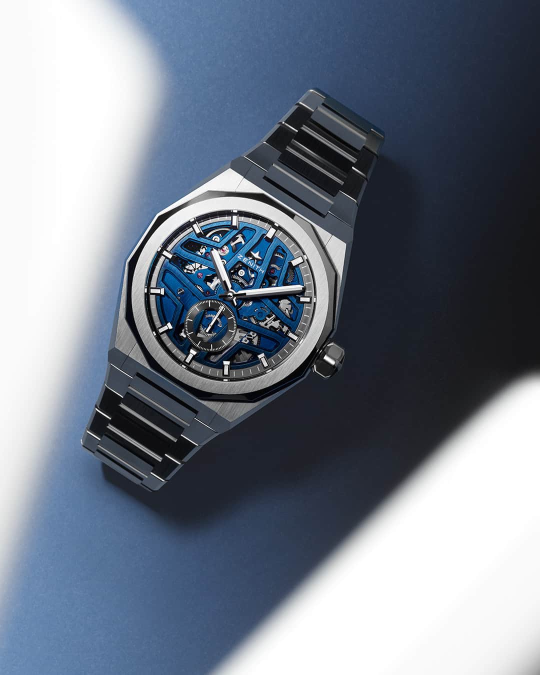 ゼニスのインスタグラム：「#DefySkylineSkeleton: A mesmerizing blend of complexity and harmony. The DEFY Skyline Skeleton showcases a symmetrical open dial, embracing a four-pointed star design as an homage to the iconic ZENITH "double Z" logo from the 1960s.」