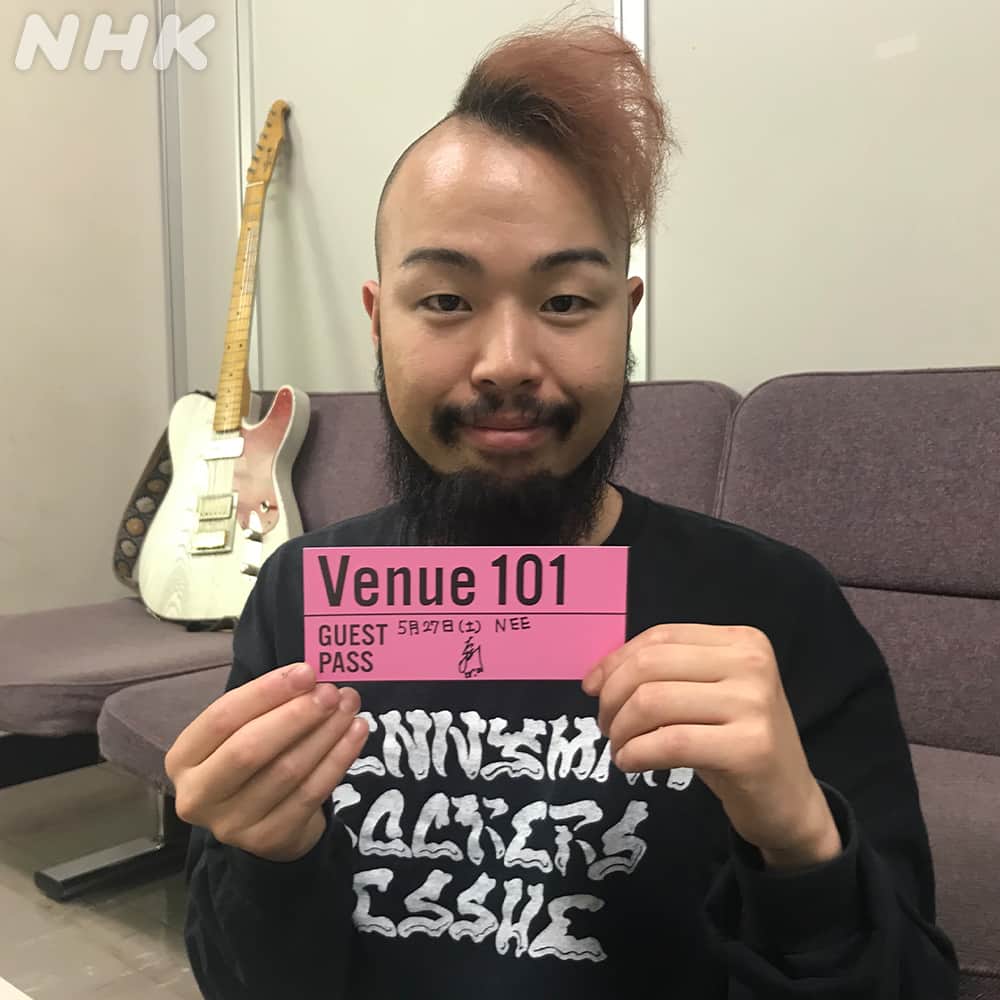 NHK「シブヤノオト」さんのインスタグラム写真 - (NHK「シブヤノオト」Instagram)「「Venue101」 このあと23時から生放送⚡  🥁NEE🥁  ゲストパスに サインをいただきました🎫🖊  #NEE #Venue101」5月27日 21時02分 - nhk_venue101