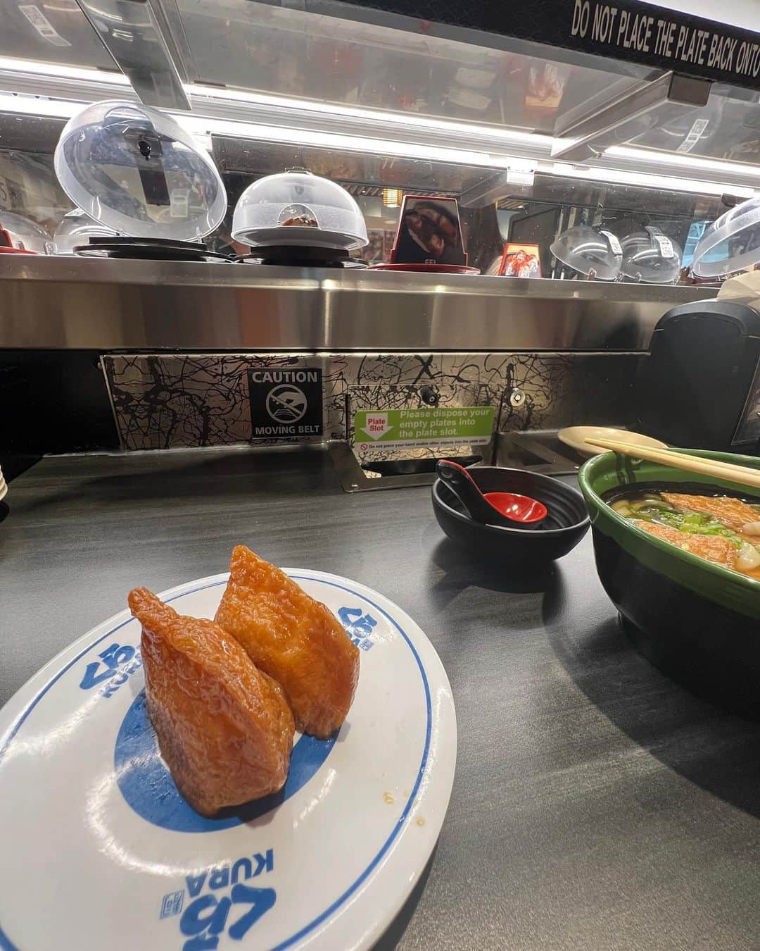 前田健太さんのインスタグラム写真 - (前田健太Instagram)「アメリカのくら寿司に初めて行きました！！！🍣  ミネソタにオープンしました！ 日本とは少しメニューがちがうんかな？ 美味しかったです🙇‍♂️  #ミネソタ #くら寿司 #アメリカ #初でした」5月27日 21時03分 - 18_maeken