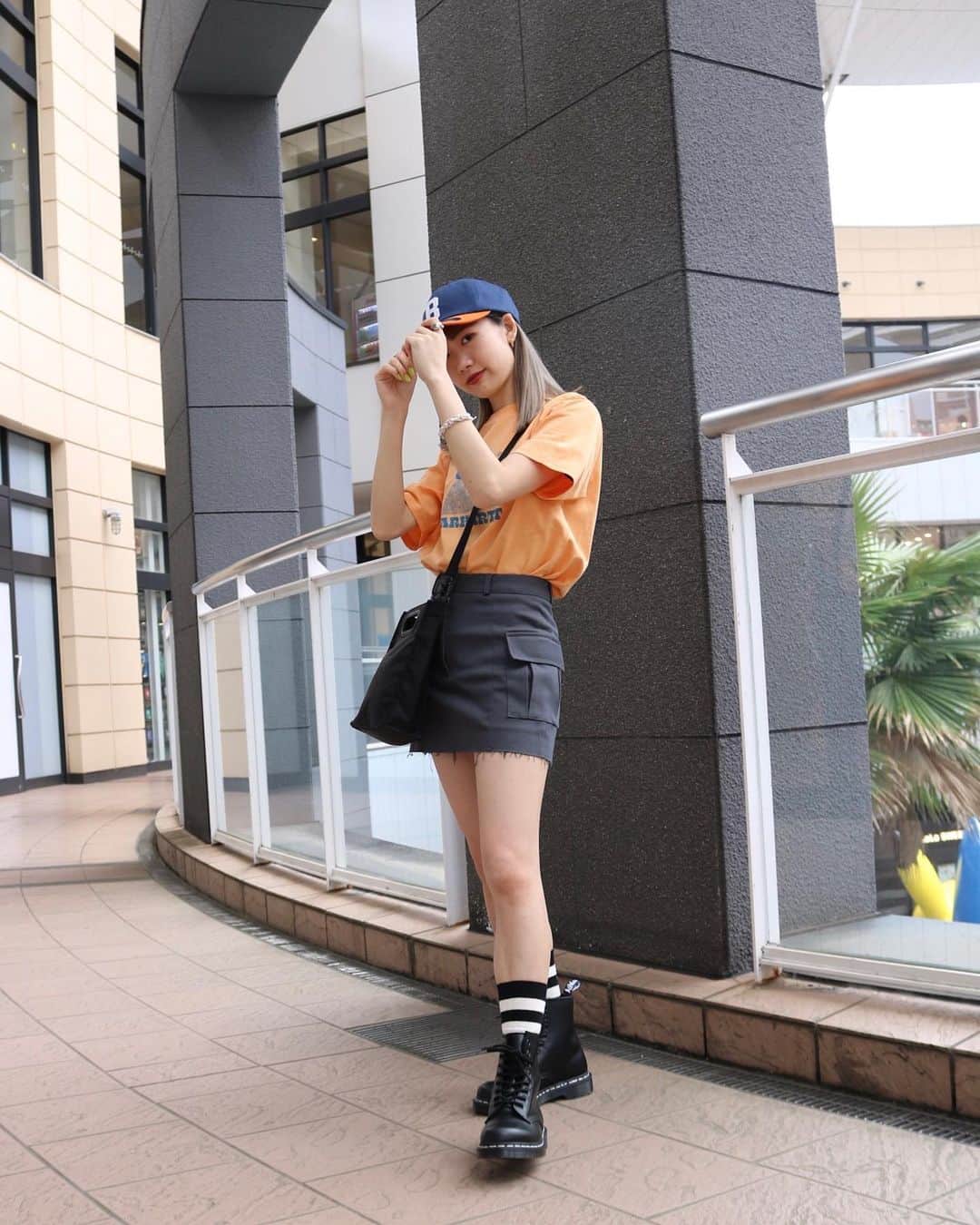 JOINT WORKSさんのインスタグラム写真 - (JOINT WORKSInstagram)「carhartt t-shirt catalog  @jointworks.jp feature  cap @brixton  tee @carharttwip_jp  skrt @jointworks.jp  shoes @drmartens_japan   #carhartt #カーハート #tシャツコーデ #tシャツ#drmartens #ドクターマーチン #brixton #キャップコーデ #ストリートファッション #カジュアル」5月27日 21時06分 - jointworks.jp