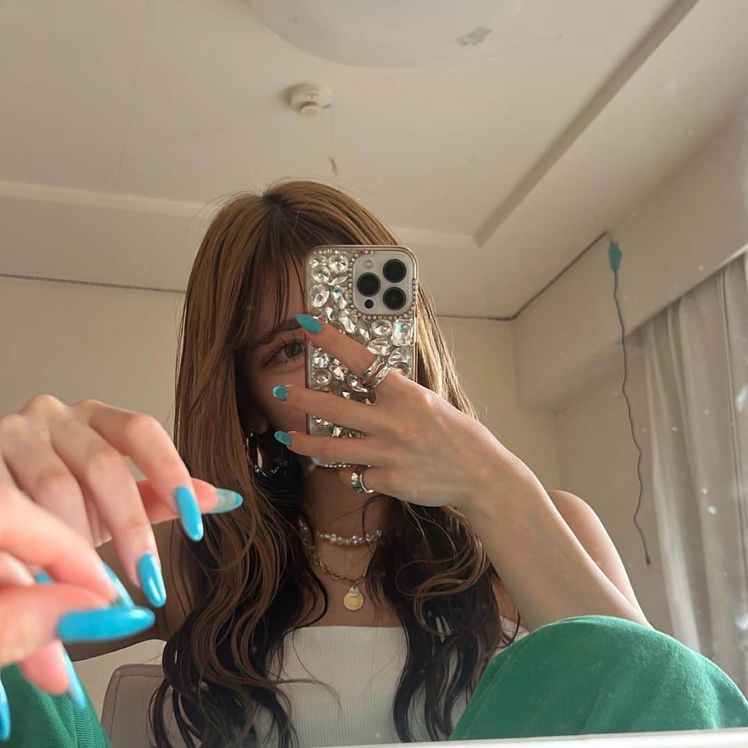 のインスタグラム：「マツエクしてもらったさー！🤍💚」