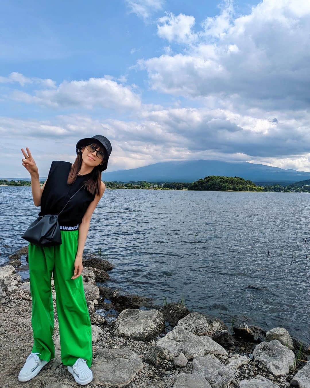 若槻千夏さんのインスタグラム写真 - (若槻千夏Instagram)「富士山と富士急と河口湖と ほうとう。  JAPAN最高っす🗻🎢🍲」5月27日 21時17分 - wakatsukichinatsu
