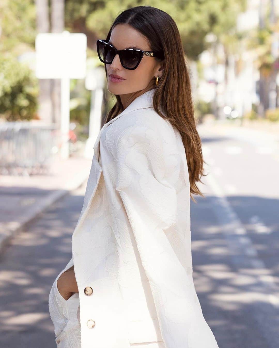イザベル・グラールさんのインスタグラム写真 - (イザベル・グラールInstagram)「The perfect frames ✨ @carolinaherrera  #HerreraEyewear #ad」5月27日 21時25分 - izabelgoulart