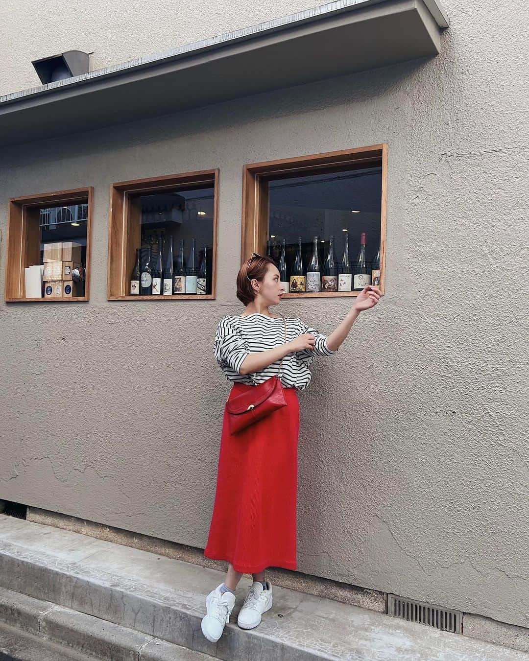 Julia Castroさんのインスタグラム写真 - (Julia CastroInstagram)「green, blue, red...❤️  何枚目のコーデが好き？ . #spring #springmood  #outfit #ootd #春服 #カラー #ショートヘア #julifashion」5月27日 21時35分 - julia.c.0209