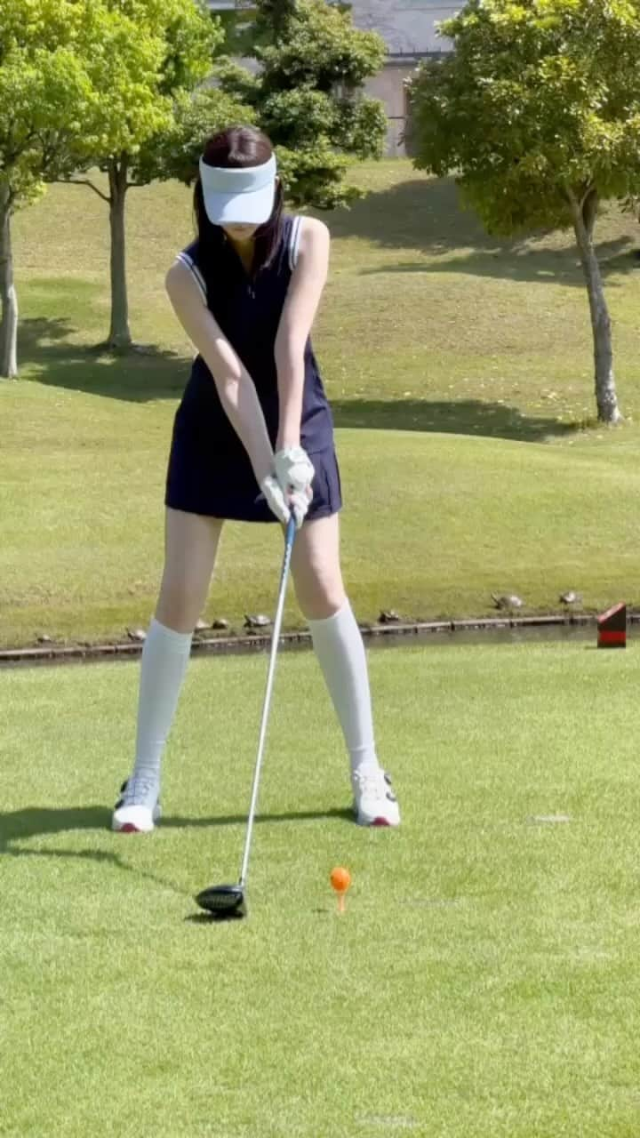 山崎あみのインスタグラム：「この間の⛳️ ⠀ 練習すればするほど分からなくなるの、、 アドバイスください☺️」