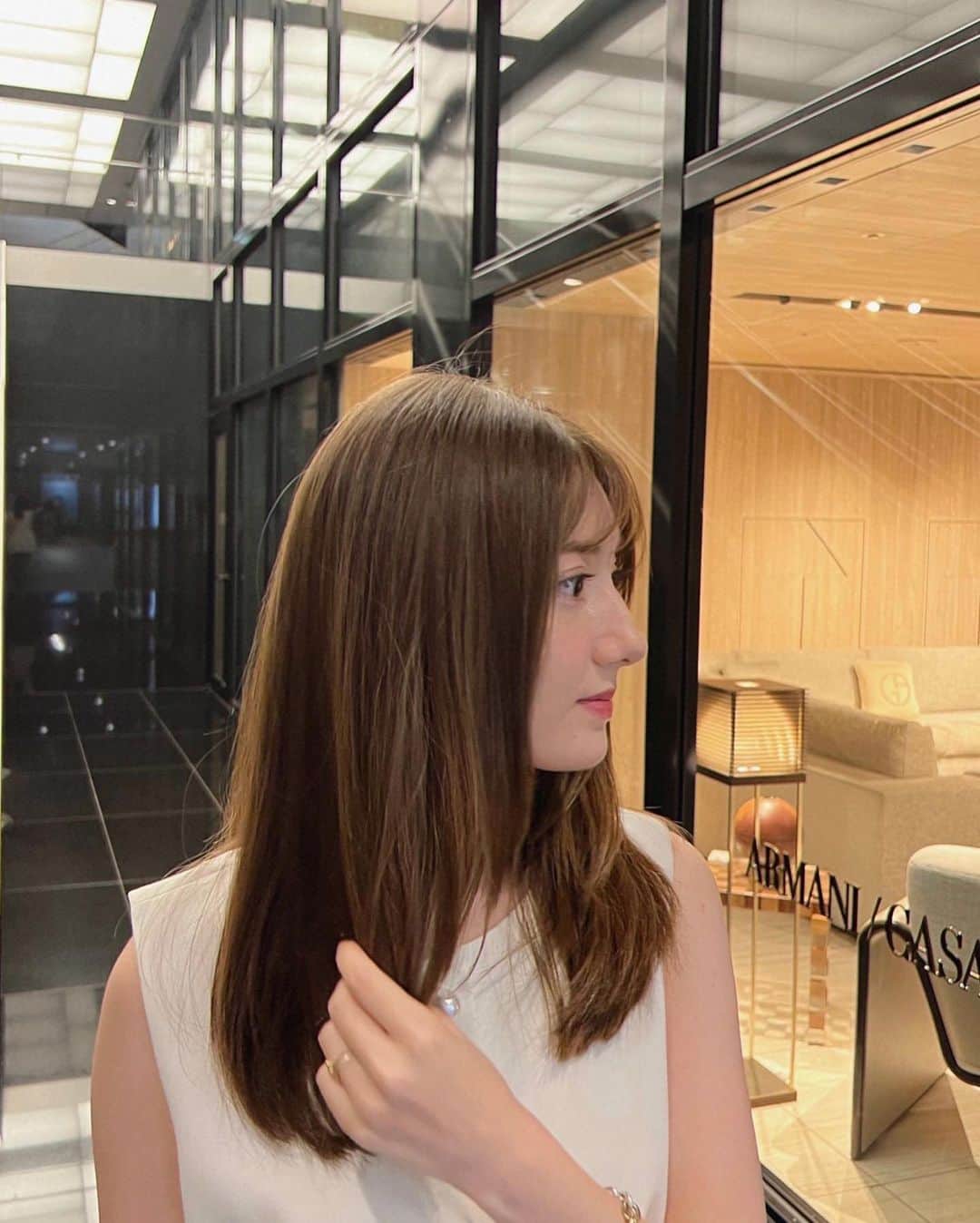 ティファニー春香さんのインスタグラム写真 - (ティファニー春香Instagram)「.  ✂️🤍 髪の毛を伸ばしたいので、 今回は少し整える程度に☺︎ サラサラヘアに蘇りました🙏🏻✨  #hairstyle」5月27日 21時44分 - tiffanyharuka