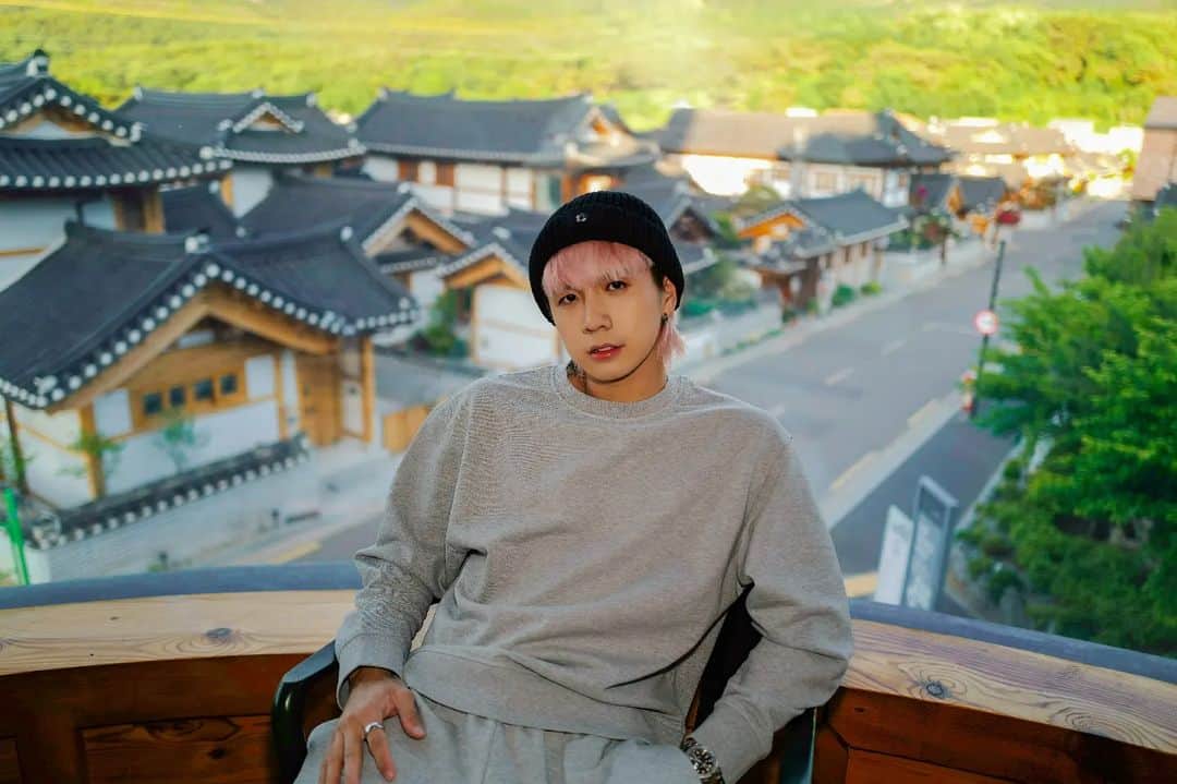 蔡常勇のインスタグラム：「之前去韓國被藝人說像藝人，但我不是，因為我是妳的人🤭」