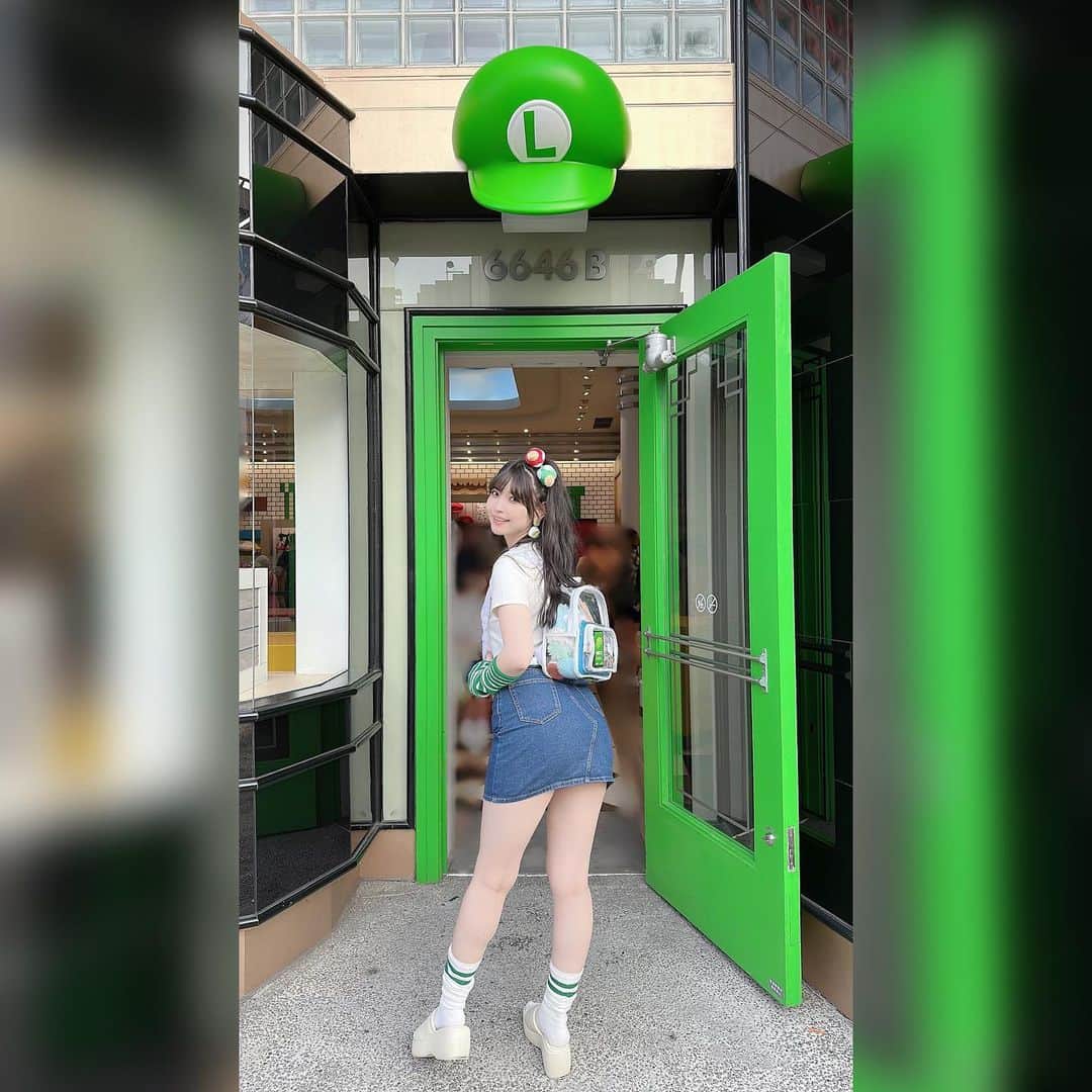 あまつ様のインスタグラム：「🍄 ⁡ ⁡ この日のコーデお気に入りすぎる💚💚 ⁡ クリアバッグの中身もかわいくしたの🥹🫶 ⁡ #あまつまりな #あまつ様 #私服」