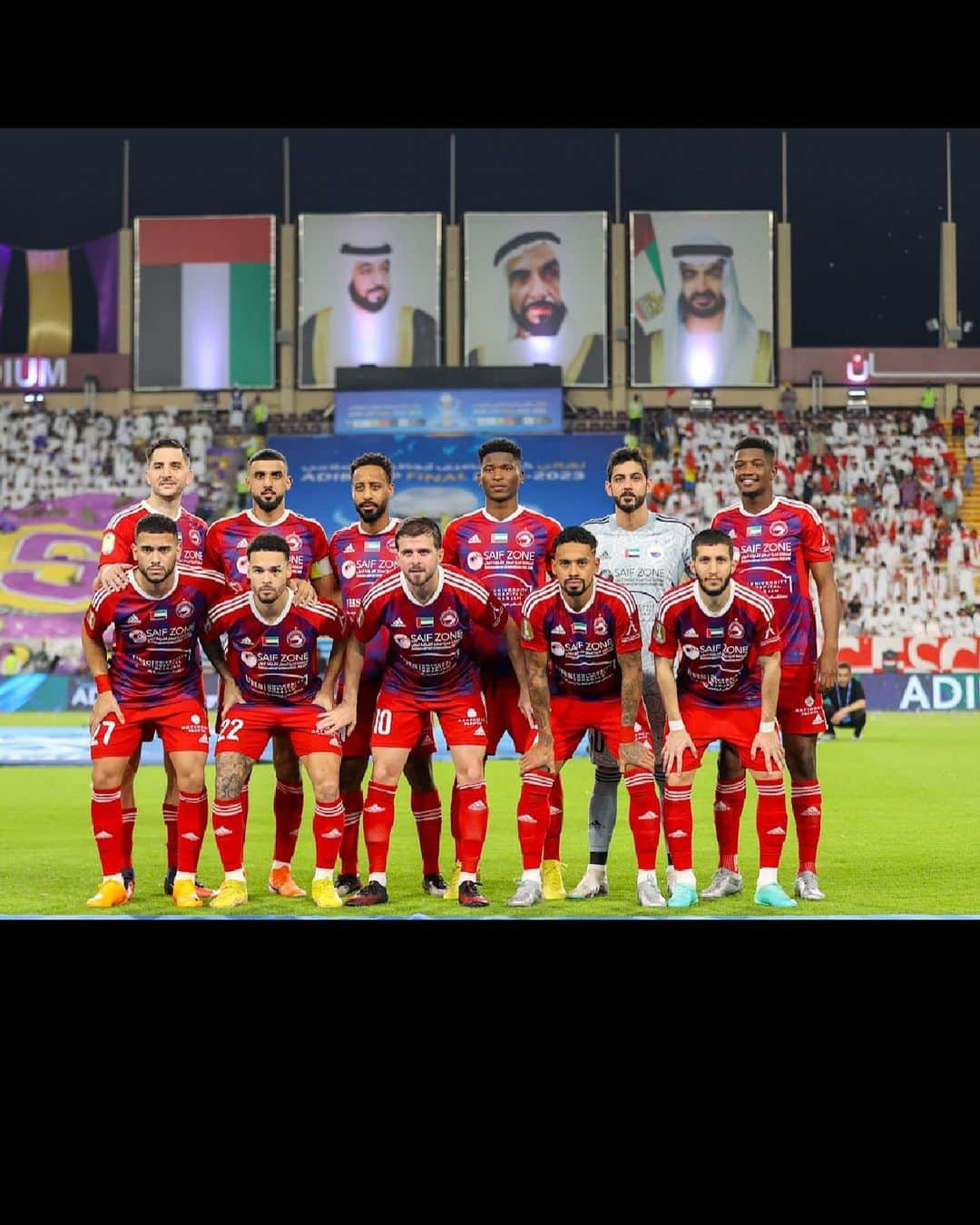コスタス・マノラスのインスタグラム：「Amazing season thanks everybody from my heart!! 4 titles @sharjahfc !!」