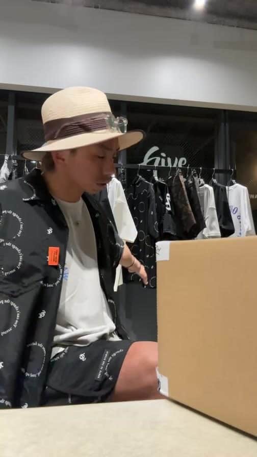 KING-MASAのインスタグラム：「開封Live と新商品ご紹介！」