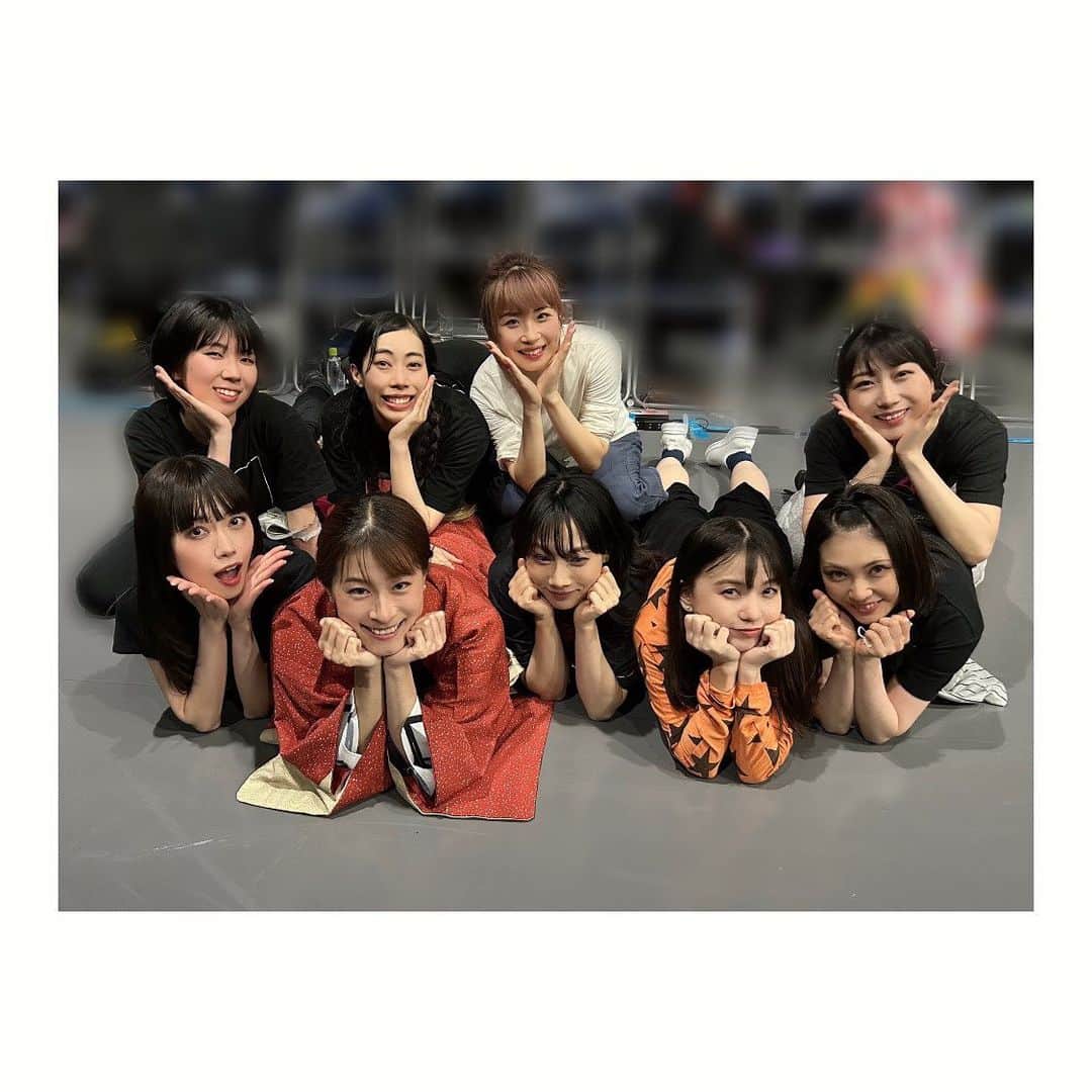夢月せらのインスタグラム：「ほぼ完成系での初めての通し。 凄かったー。語彙力無くすほどに凄かったー。やっぱ文ステ凄い。。  へっろへろのくったくただけど。それがまた良き。  通し後、女子で写真撮ろー！の声に集合してると、女子で撮るらしいから男子で撮ろ！と集まるメンズ。  そのかわちぃ写真達がこちらです📷 女子の写真バリエーション多い。男子人数多い。」