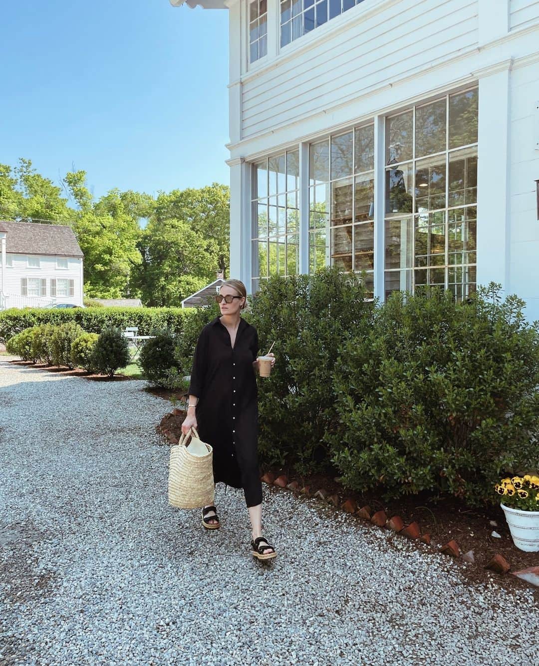 フランク&アイリーンのインスタグラム：「Organic Voile is the Summer-approved fabric your closet is missing! #FrankandEileen」