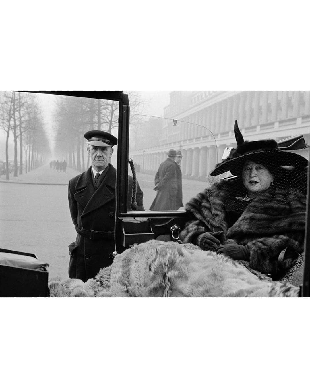 Magnum Photosさんのインスタグラム写真 - (Magnum PhotosInstagram)「100 Years of Inge Morath ✨ ⁠ ⁠ Today, May 27, marks one hundred years since the birth of Austrian photographer Inge Morath – the first female member of Magnum Photos. ⁠ ⁠ Driven by curiosity and empathy, even in the face of hardship, Morath was always searching for beauty – her photographs are proof of this pursuit.⁠ ⁠ In looking back at her mother’s archive, Rebecca Miller recognizes how so much of her work intersected with key events of the 20th century. There is one particular story that resonates with her, which she recounted during an online talk celebrating her mother’s centenary. Morath was living in Berlin in her early 20s, and had just purchased a bunch of violets from an old lady on the street. Suddenly, an air raid struck. ⁠ ⁠ “For some reason, she held the violets over her head as she ran down the street, as if they were going to protect her from the bombs that were falling,” says Miller. “To me, that is so classic of my mother, because they were something that was beautiful, that might protect her… She thought of art as a protection from violence and ugliness.” ⁠ ⁠ 🔗 At the link in bio, Marigold Warner recalls the life and work of Inge Morath.⁠ ⁠ PHOTOS (left to right): ⁠ ⁠ (1) Inge Morath. Self-portrait. 1958.⁠ ⁠ (2) Set of 'The Misfits.' Marilyn Monroe and Arthur Miller in their suite in Reno’s Mapes Hotel after a day’s shooting. Reno, Nevada. USA. 1960. ⁠ ⁠ (3) Forty-eighth Street window washers. New York City. USA. 1958. ⁠ ⁠ (4)  Reno, Nevada. USA. 1960.⁠ ⁠ (5) Untitled. USA. 1962. Mask by Saul Steinberg © The Saul Steinberg Foundation/ARS, NY⁠ ⁠ (6) Torero Antonio Ordonez. Spain. 1954. ⁠ ⁠ (7)  Romeria del Rocio. Andalusia. Spain. 1955.⁠ ⁠ (8) A Llama in Times Square. New York City. USA. 1957. ⁠ ⁠ (9) Publisher Eveleigh Nash at Buckingham Palace Mall.  England. GB. London. 1953. ⁠ ⁠ (10) Venice. Italy. 1955.⁠ ⁠ © Inge Morath / Magnum Photos」5月28日 0時01分 - magnumphotos