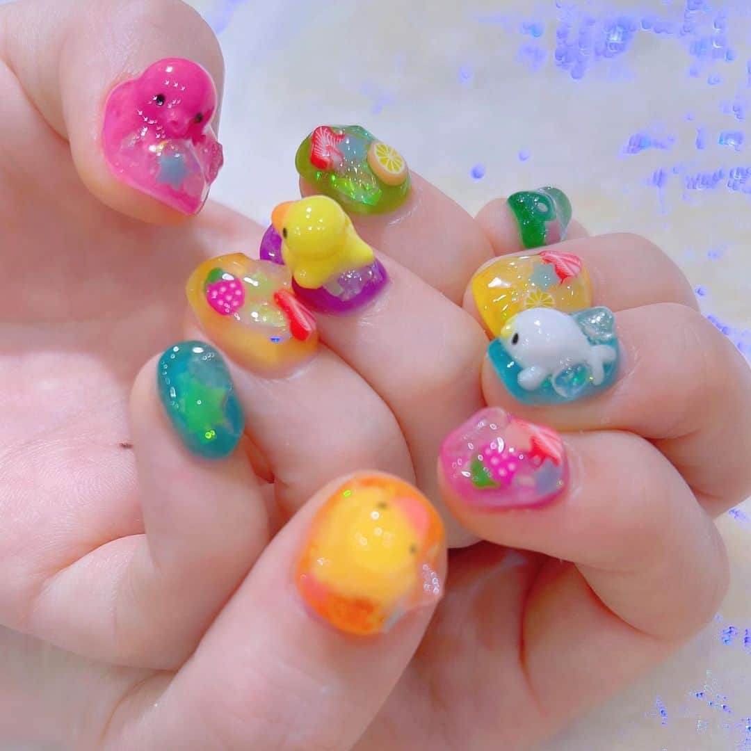 なかやまちえこさんのインスタグラム写真 - (なかやまちえこInstagram)「サマーPOPなネイル🐥⠀ ⠀ @kurebayashiii ちゃん⠀ #nail #nails #nailart #ネイル #美甲 #ネイルアート  #japanesenailart #manucure #japanesenails #manicurist #gelnails #أظافر #네일아트 #미용  #เพ้นท์เล็บ #artedeuñas #เพ้นท์เล็บเจล #ジェルネイルデザイン #ネイルデザイン #nagelkunst #個性派ネイル #カラフルネイル #美味しそうなネイル #かわいい #かわいいネイル @aby_sharenail」5月28日 0時11分 - chiekonakayama