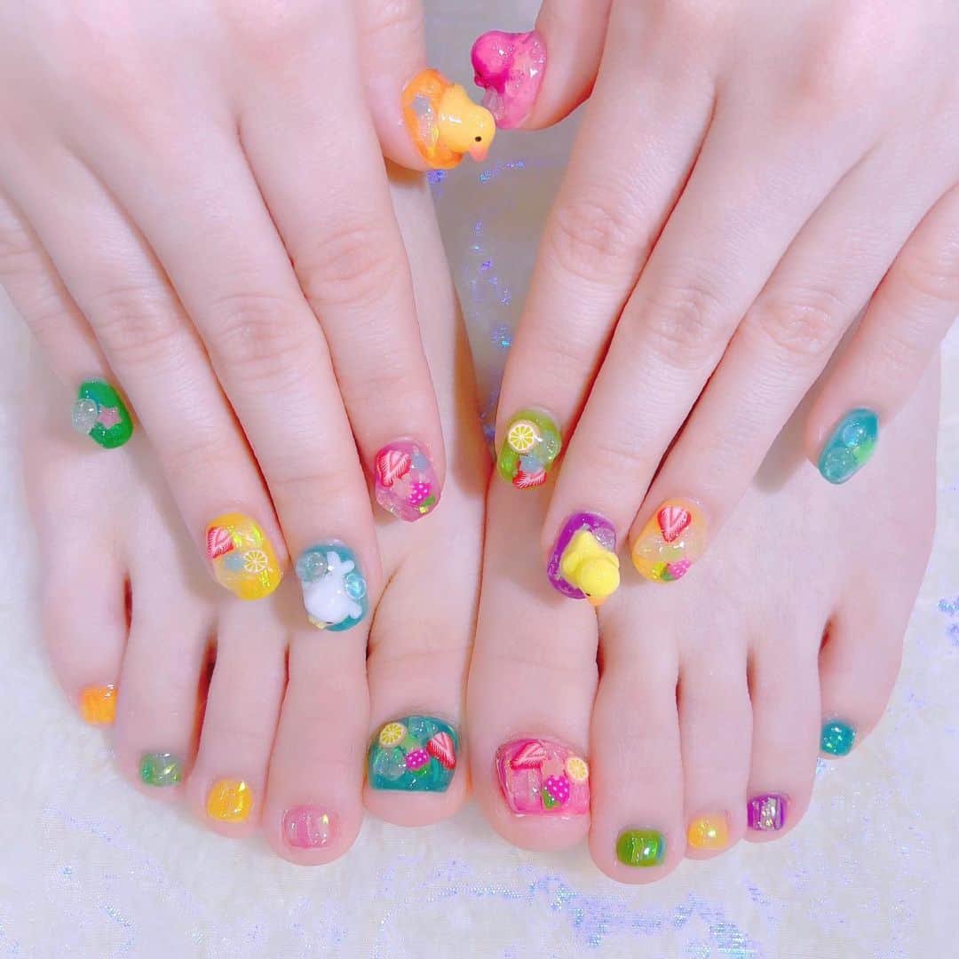 なかやまちえこさんのインスタグラム写真 - (なかやまちえこInstagram)「サマーPOPなネイル🐥⠀ ⠀ @kurebayashiii ちゃん⠀ #nail #nails #nailart #ネイル #美甲 #ネイルアート  #japanesenailart #manucure #japanesenails #manicurist #gelnails #أظافر #네일아트 #미용  #เพ้นท์เล็บ #artedeuñas #เพ้นท์เล็บเจล #ジェルネイルデザイン #ネイルデザイン #nagelkunst #個性派ネイル #カラフルネイル #美味しそうなネイル #かわいい #かわいいネイル @aby_sharenail」5月28日 0時11分 - chiekonakayama
