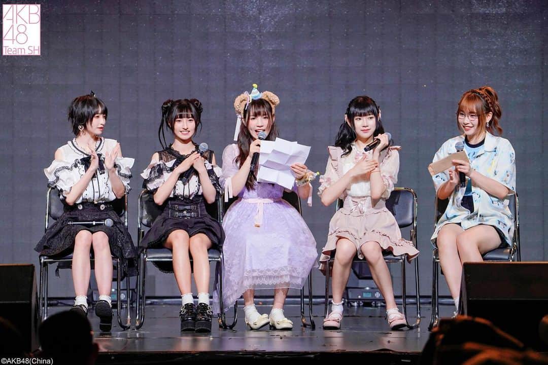 AKB48 Team SHさんのインスタグラム写真 - (AKB48 Team SHInstagram)「5月27日陈嘉意生日会🎂，#缩略图公演 陈嘉意生日公演，#恋爱禁止条例公演 合照来啦！感谢大家的陪伴，期待更多闪耀时刻✨」5月28日 0時11分 - akb48teamsh