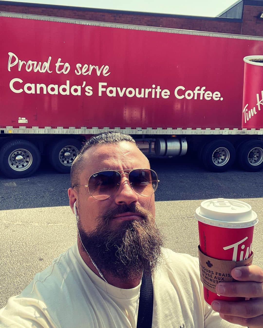 マーティ・スカルさんのインスタグラム写真 - (マーティ・スカルInstagram)「Tell me you’re in Canada without telling me you’re in Canada 🇨🇦☔️」5月28日 0時33分 - martyscurll