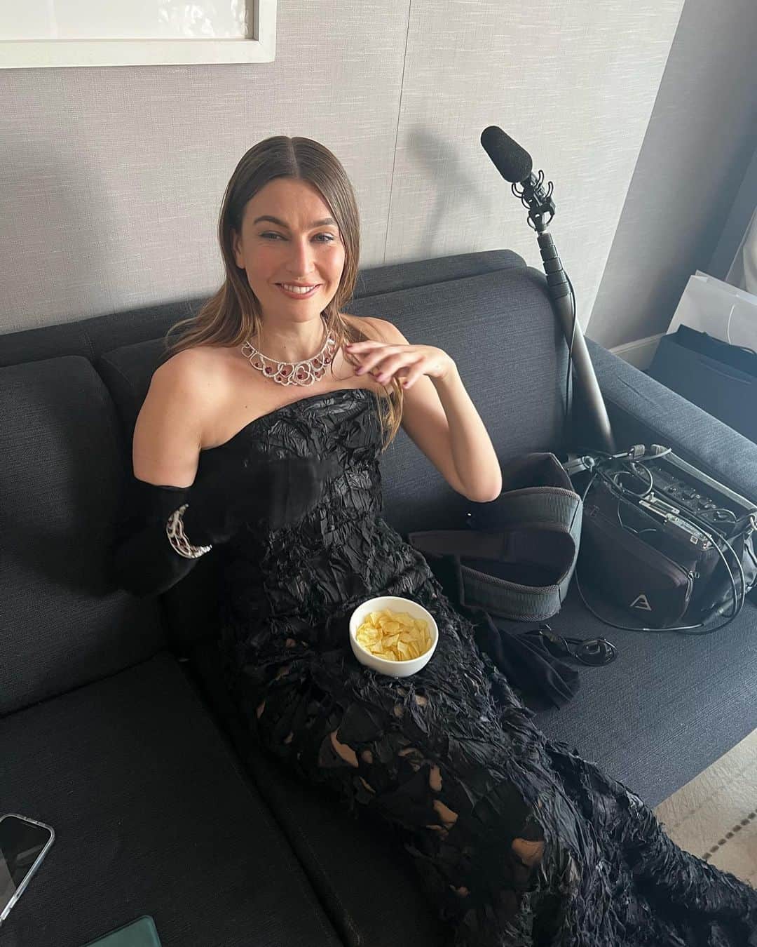 Camille Charriereさんのインスタグラム写真 - (Camille CharriereInstagram)「listen, did i expect when i rewatched pretty woman for the 9362785th time that one day i’d be walking the carpet in a never worn before @fredjewelry necklace, inspired by the OG heart choker our heroine wears to la traviata in the best love story to ever grace our screens? i think not.   if you know me you know what romcoms mean to me. I hope to write one some day (yikes saying that out loud is so scary). When i saw this necklace at the Fred exhibition earlier this year, i came up with the idea to recreate this iconic scene that has been my favorite since forever (opera is my happy place, always has been, always will be). thank you @fredjewelry, i’m still speechless ✨  Thank you to my best peeps @astridsmn @alexandracronan @studioand @celiaburtonmakeup @blakejhenderson @morganelay @ann_nais for bringing my vision to life  merci @guerlain, @oliviertheyskens for letting me wear this operatic upcycled gown and @gianvitorossi for sending the highest heels to my room at the last second so i wouldn’t trip on my train.   76th Cannes Film Festival, one for the books 🥹🎬❤️」5月28日 0時37分 - camillecharriere