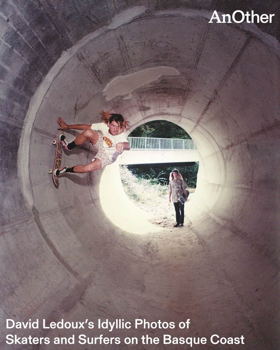 AnOther Magazineのインスタグラム：「Made in collaboration with stylist @phoebearnold for streetwear brand @ariesarise, @davidledoux8x’s new photo book captures “a different way of life” 🏄‍♂️⁠ ⁠ “David called me last August [and] it felt like fate,” Arnold tells @naomi__attwood. The resulting cloth-bound hardback, Gnarly, features 118 black-and-white and colour photographs which capture the outdoor idyll of surfers and skaters on the Basque coast. "It rained. It didn’t rain. We watched, we laughed, he photographed, we filmed, we drank, we lived in the clothes. We became friends.” Read the interview and see more at the link in bio 📲⁠ ⁠ 📸 Gnarly. Photography by David Ledoux, Styling by Phoebe Arnold⁠」