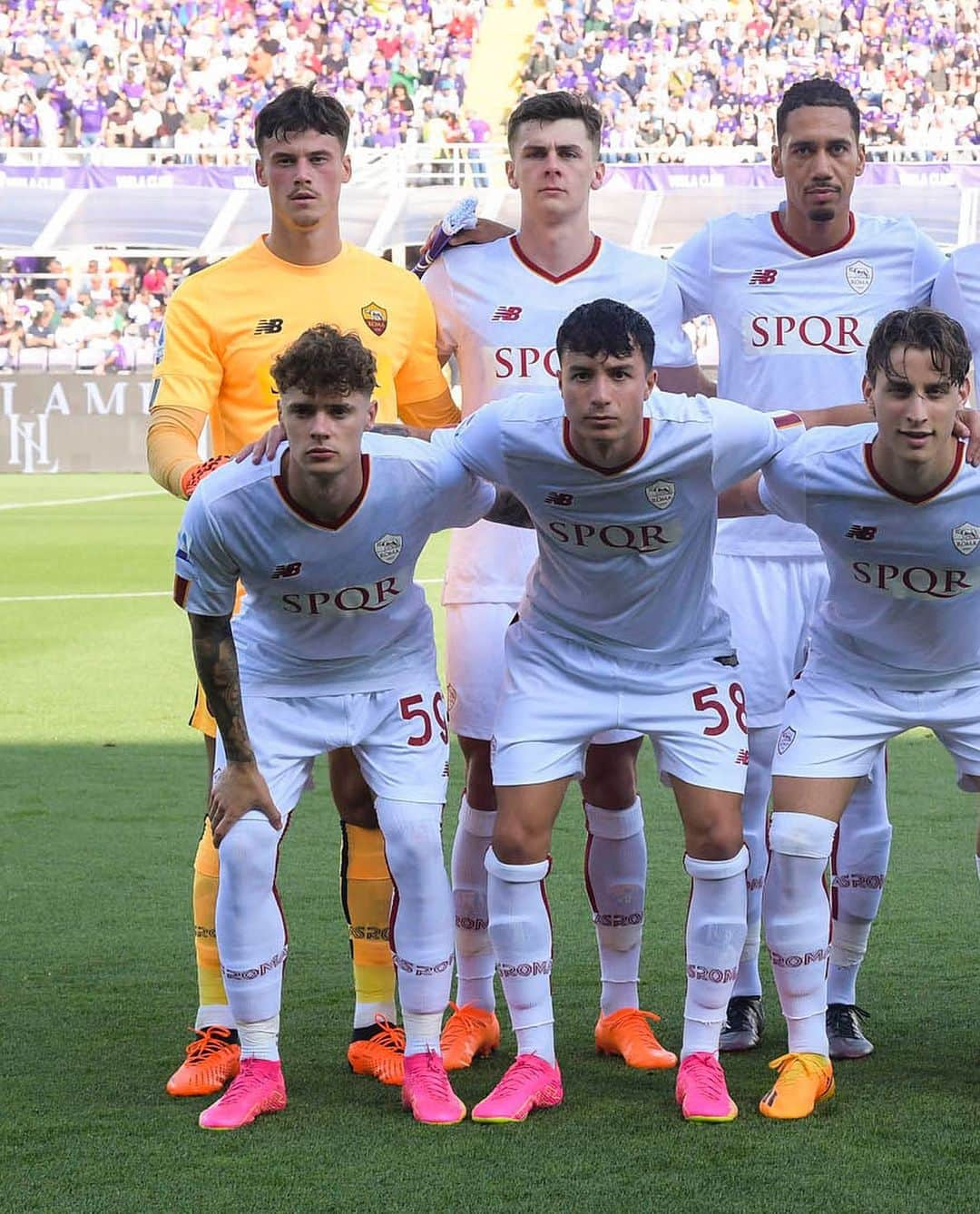 ASローマさんのインスタグラム写真 - (ASローマInstagram)「🟨🐺🟥  #ASRoma #FiorentinaRoma」5月28日 1時13分 - officialasroma