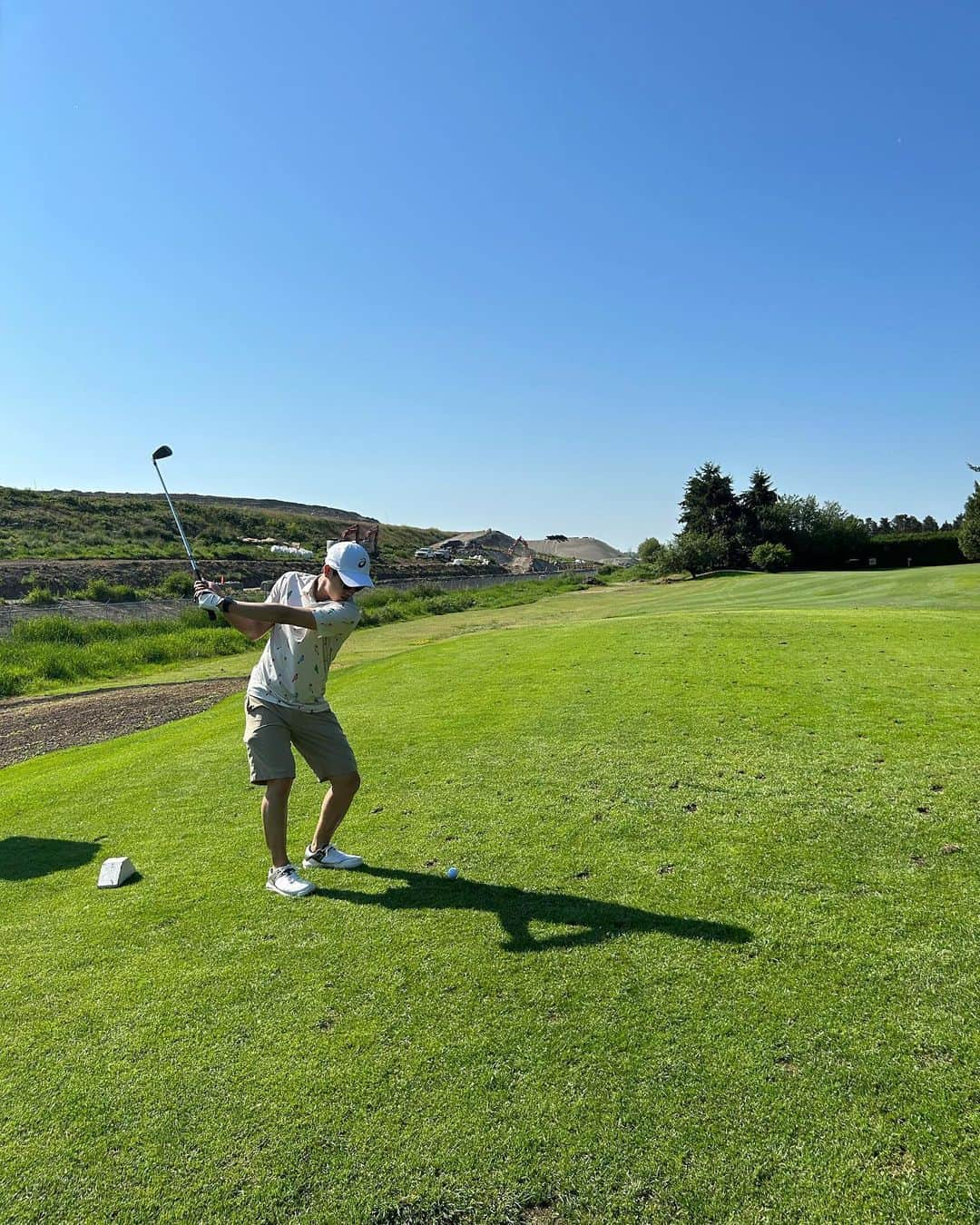 ジュリアン志傑乙さんのインスタグラム写真 - (ジュリアン志傑乙Instagram)「Birthday Golf. ⛳️Is that a sign that my age is showing?😳」5月28日 1時25分 - julianyeeee