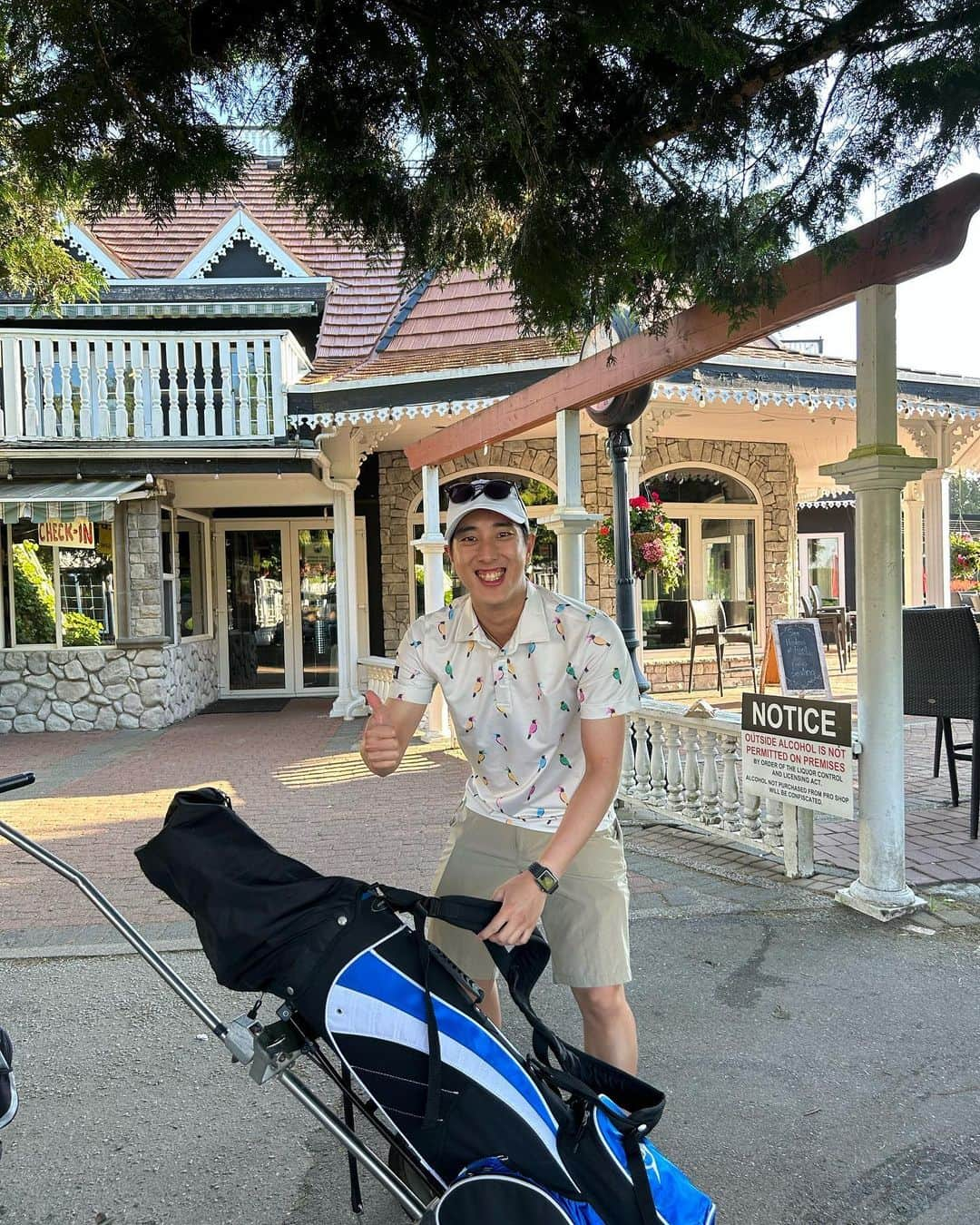 ジュリアン志傑乙さんのインスタグラム写真 - (ジュリアン志傑乙Instagram)「Birthday Golf. ⛳️Is that a sign that my age is showing?😳」5月28日 1時25分 - julianyeeee