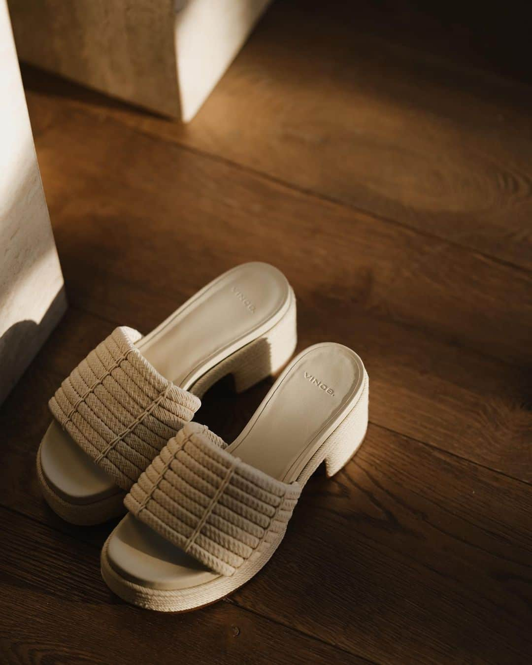 ヴィンスのインスタグラム：「Braids of tonal cord bring the beauty of craft to our platform slip on sandal.」