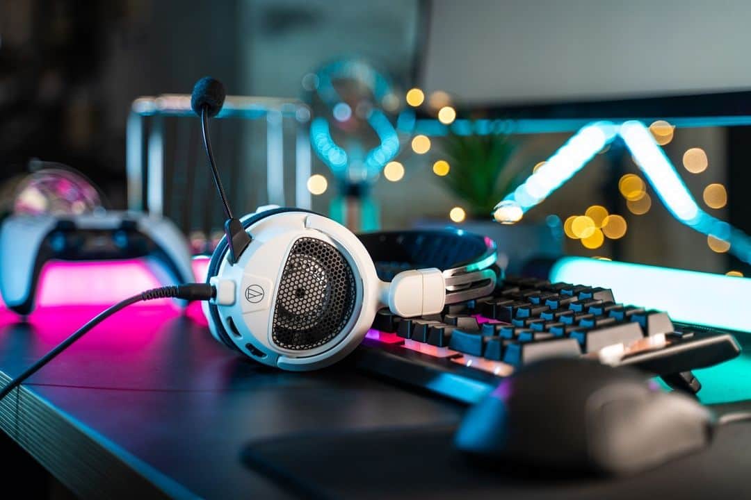 Audio-Technica USAのインスタグラム：「A high-fidelity headset, like the ATH-GDL3, is vital to your gaming setup. Nearly as light as air, the headset offers an immersive, yet comfortable gaming experience. Learn more via the link in our bio!⁠ .⁠ .⁠ .⁠ #AudioTechnica #Gaming #Headset #Streaming #GamingHeadset」