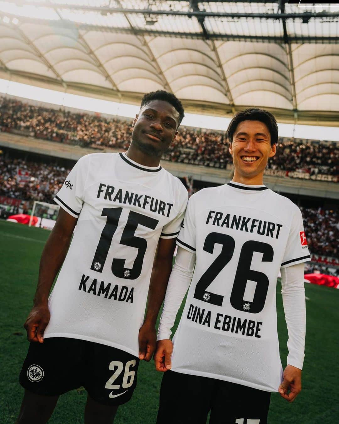 鎌田大地さんのインスタグラム写真 - (鎌田大地Instagram)「I am so happy to win my last game in massive stadium 🦅 Thanks boys 🦅 one more match to go 🔥  @eintrachtfrankfurt」5月28日 2時02分 - kamadadaichi